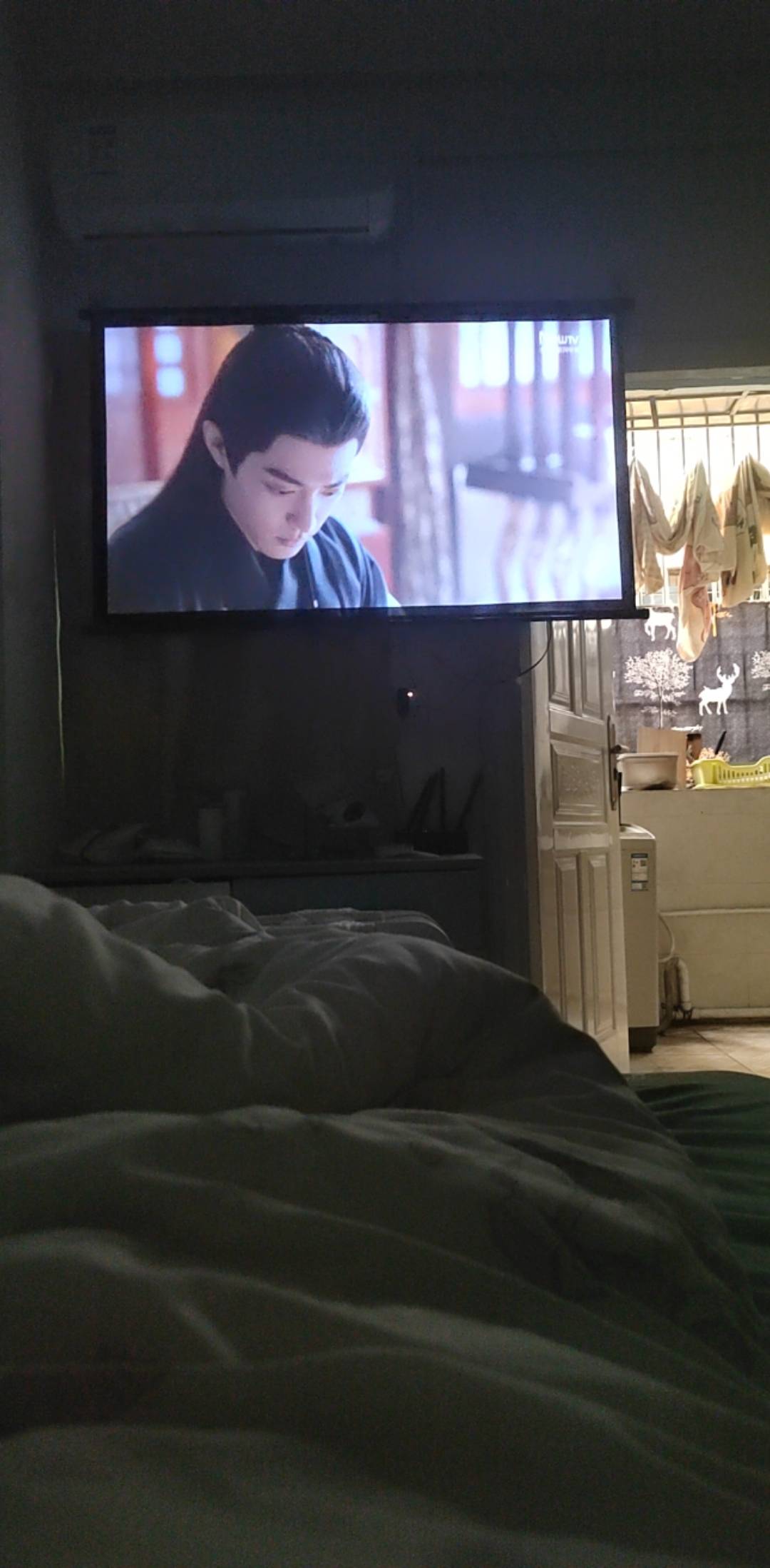 挂壁房躺了一个多月了，是时候出门找工作了吧

89 / 作者:挂比了救我鸭 / 