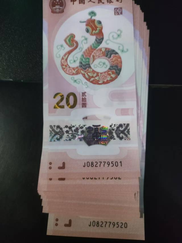 你们还不进厂打螺丝，羊毛得饿晕，我三户都顶不住进厂12小时两班倒了，你们一户的不得68 / 作者:卡农第一美 / 