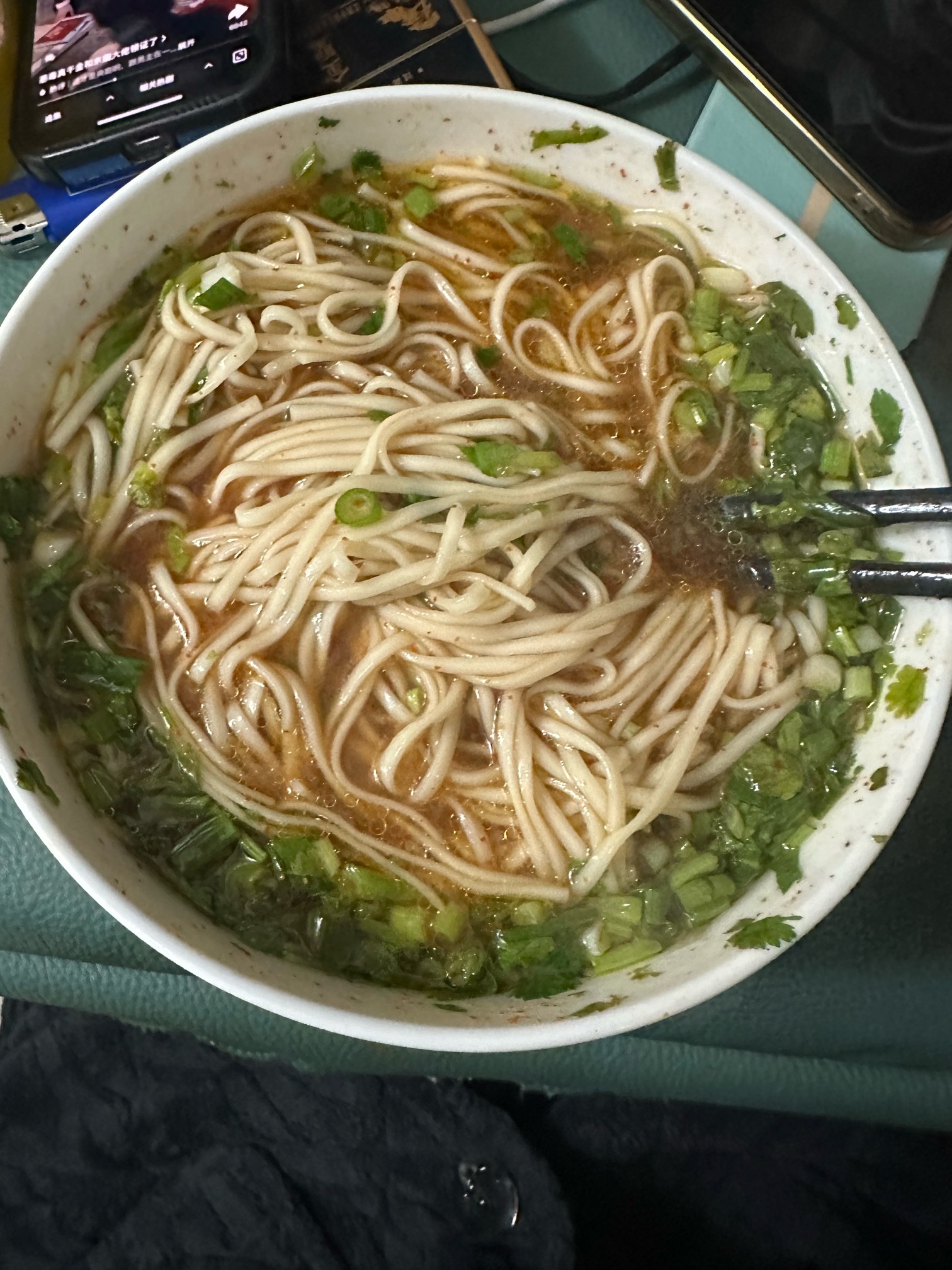 穷到只能吃清水面了，老哥们，有毛吗

9 / 作者:ajvzjjj / 