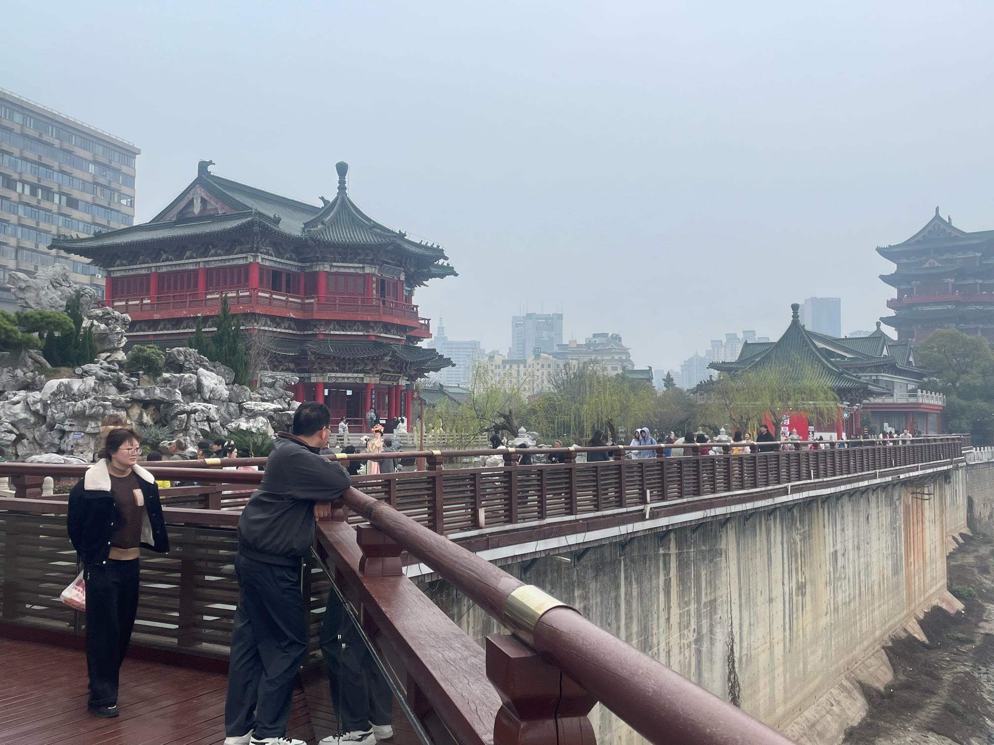 带老哥们游南昌



77 / 作者:溜达发财 / 