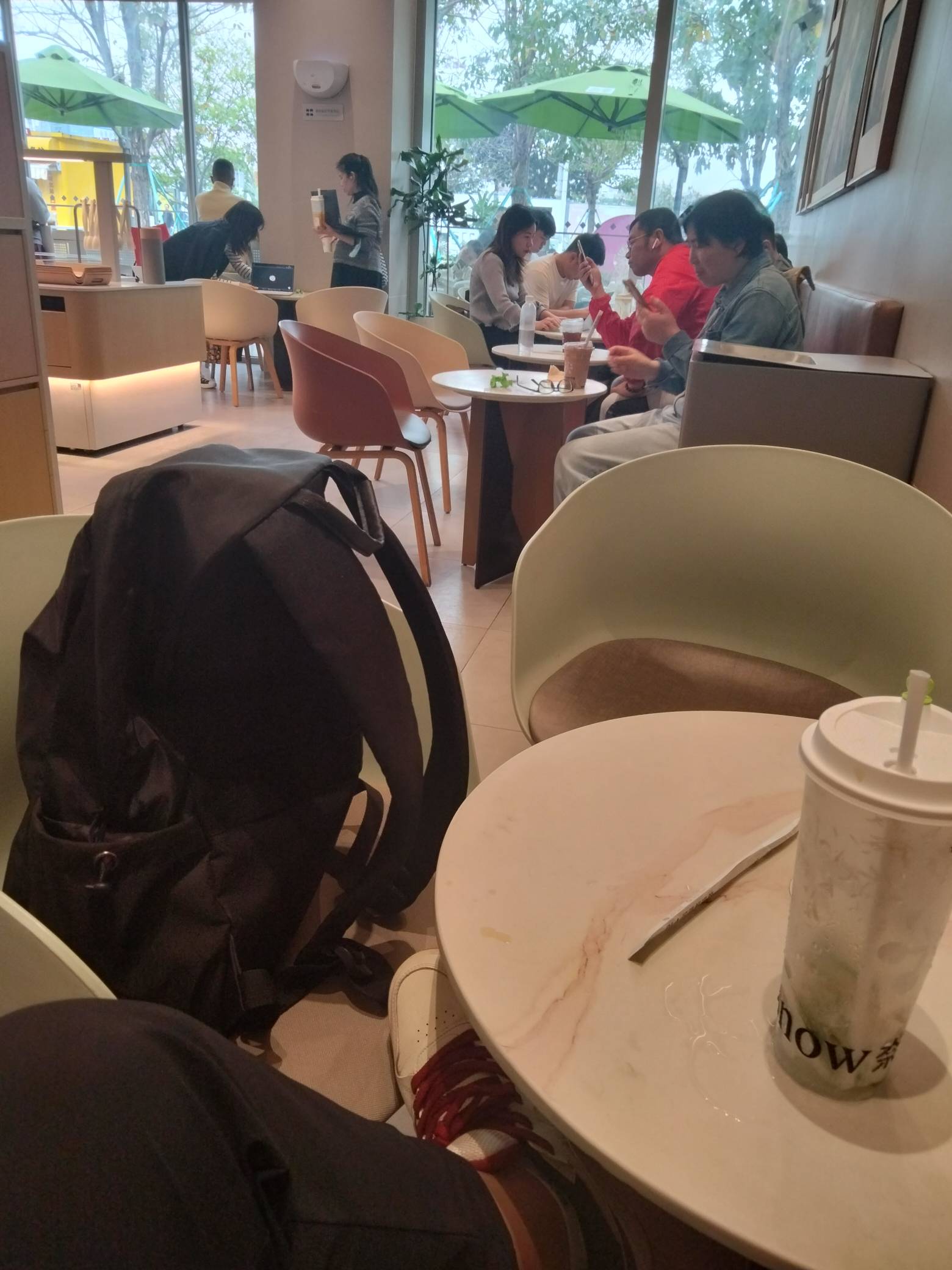 昨天找了一天房租，问老板娘确定租不租，她说等20号她过来深圳再看着安排，气的我直接14 / 作者:君子之交淡如水 / 