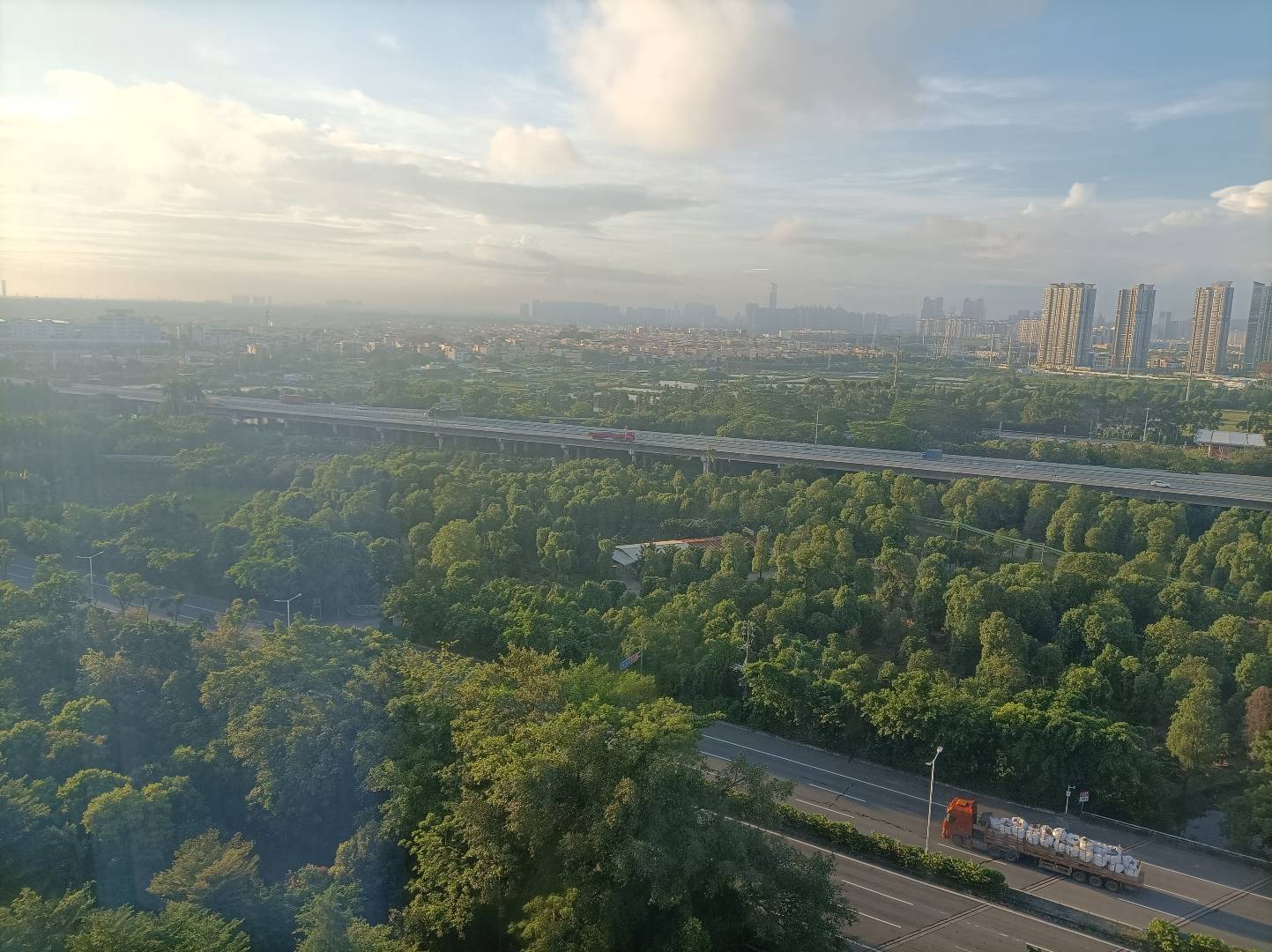 三角洲买了个外挂，刚下直升飞机就封了都不让我体验一下:)了

5 / 作者:西瓜皮哦 / 