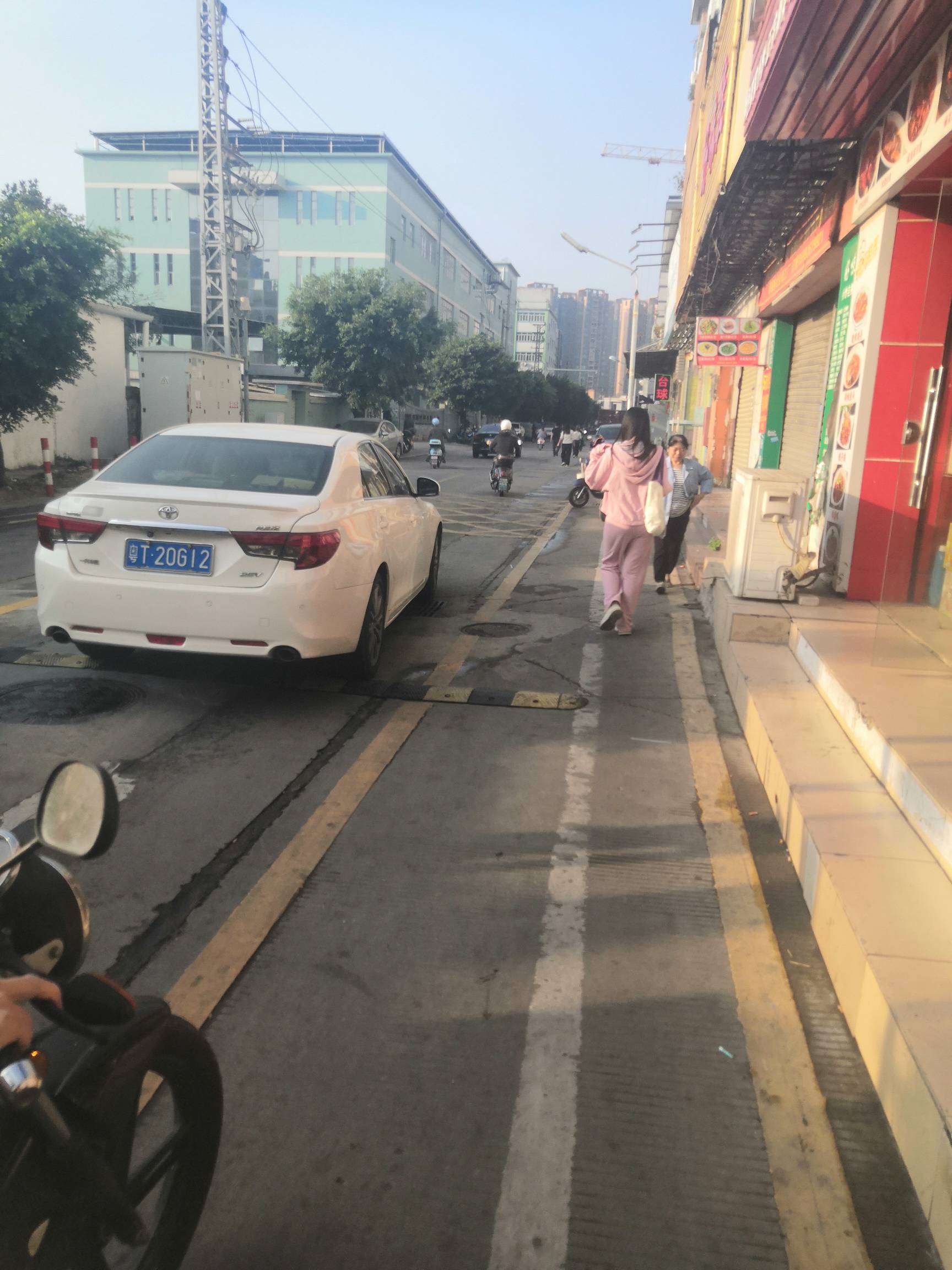 打卡打卡打螺丝第十二天

2 / 作者:云海。 / 