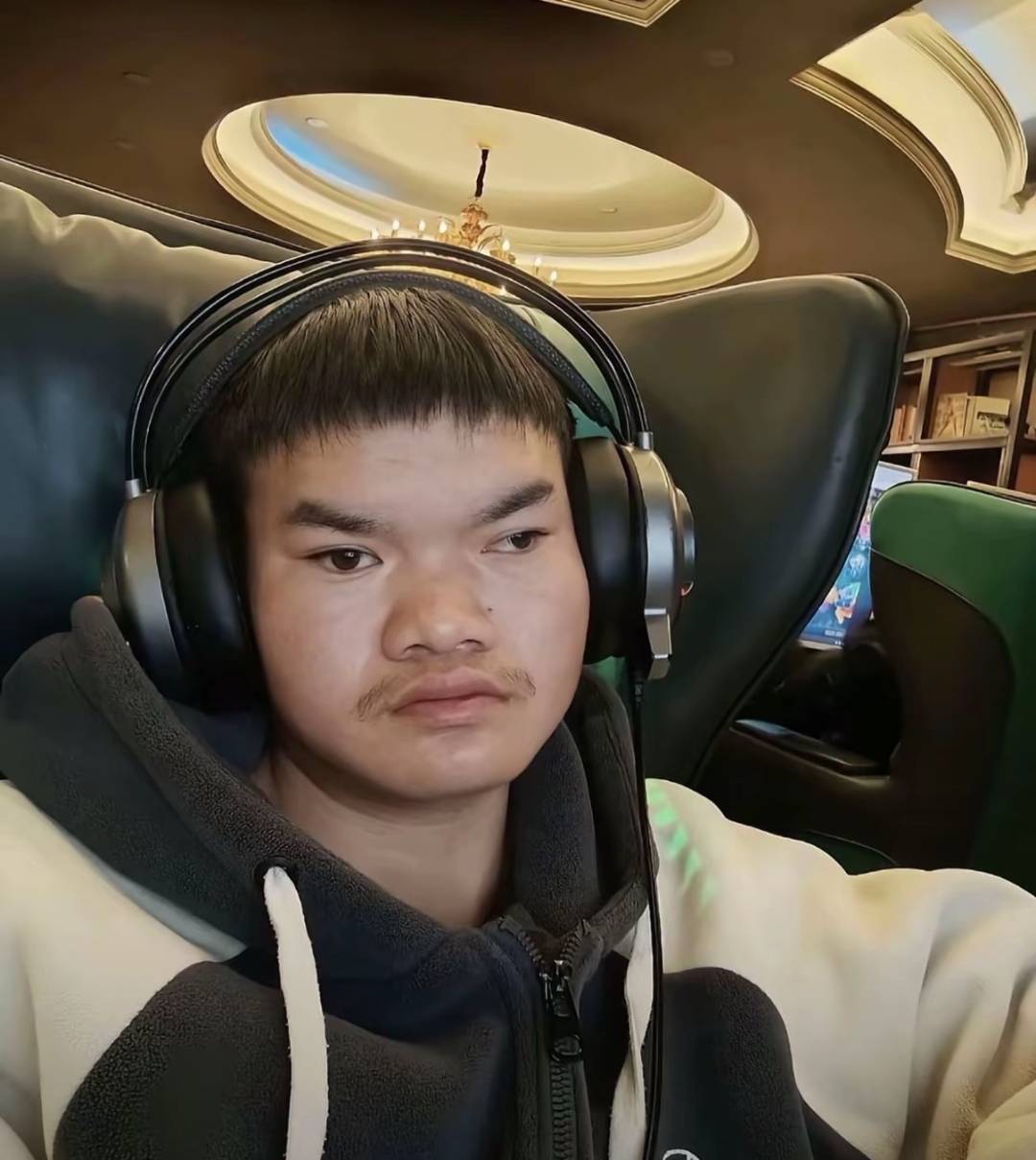 cpdd，在卡农找个女朋友

84 / 作者:先天挂逼圣体 / 