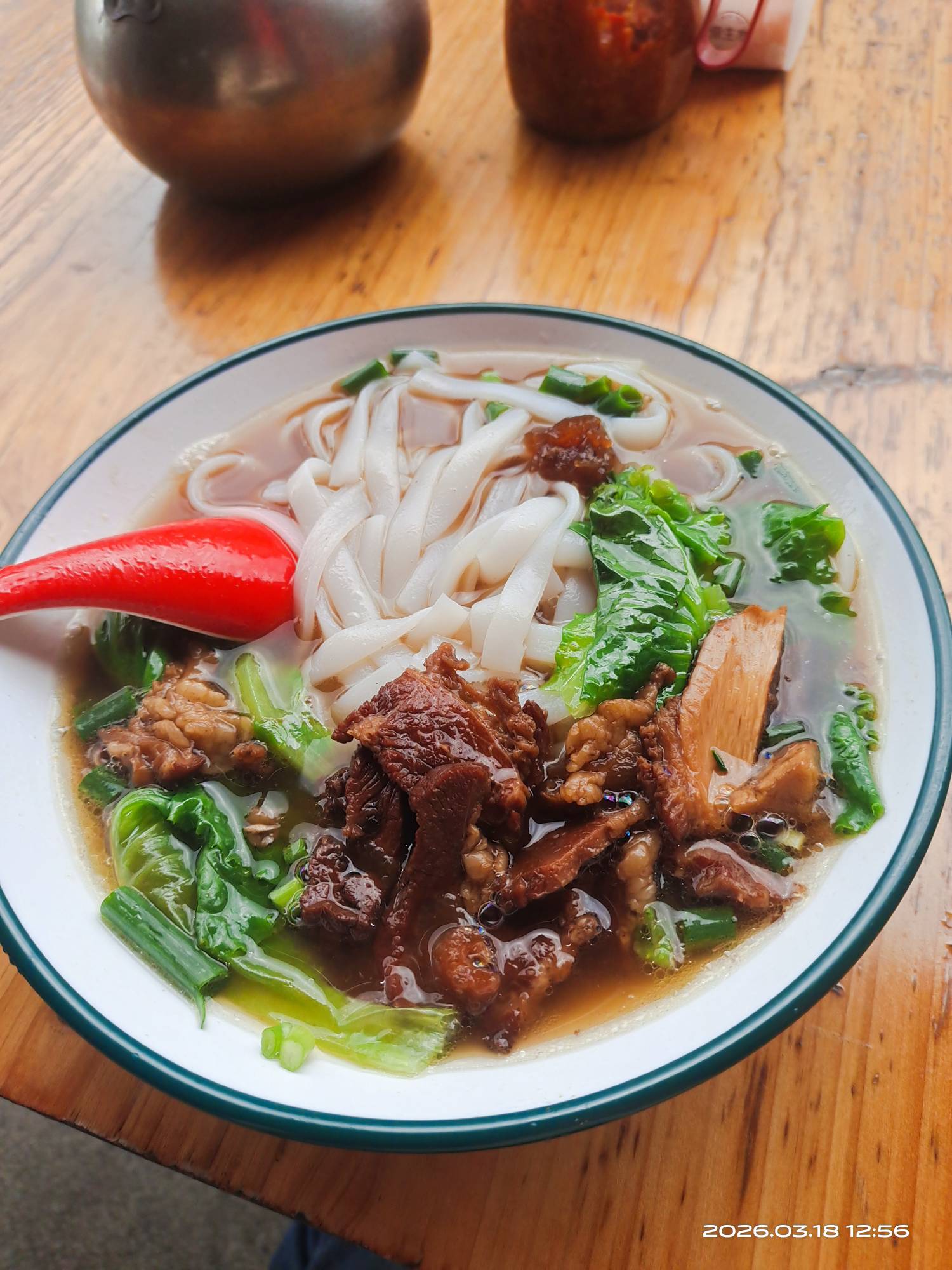 老哥们，吃面了

97 / 作者:挂壁哥 / 