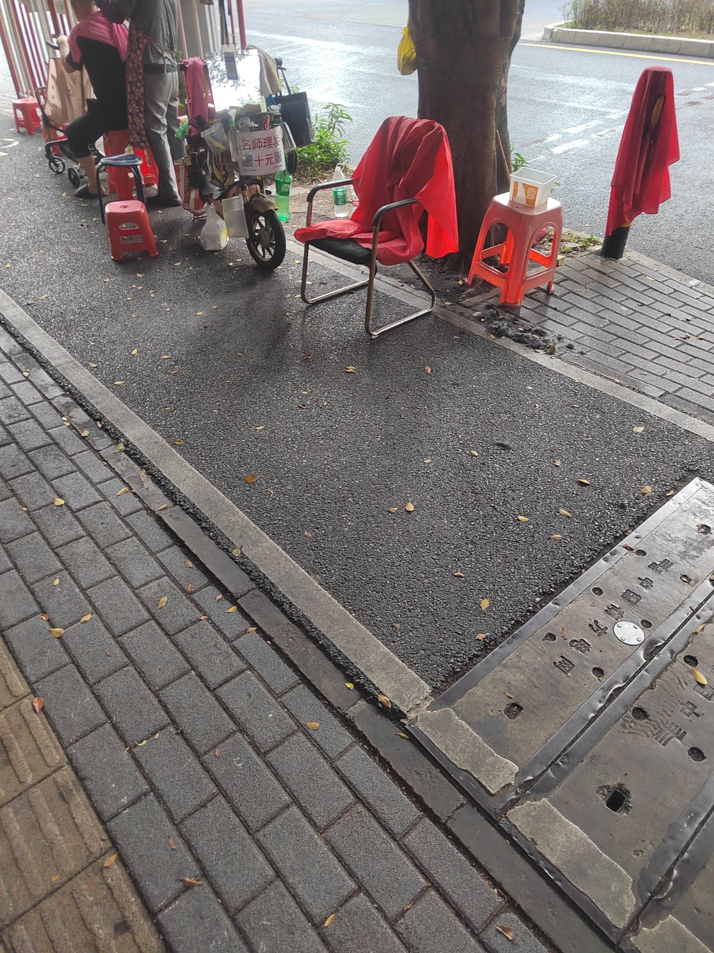 老头剪发10元，名师理发，30年老手艺，是不是比理发店的剪的好老哥们

7 / 作者:祁同伟 / 