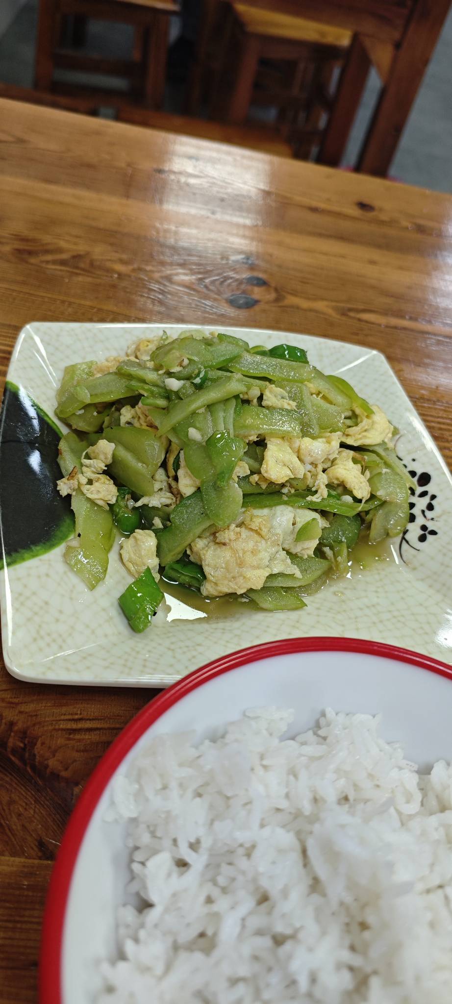 还行点了个苦瓜炒蛋，13元子，

32 / 作者:卡农豆包 / 