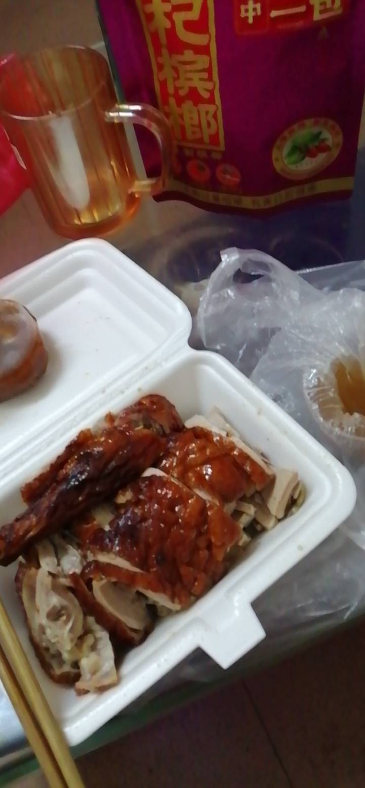 老哥饮两杯

7 / 作者:专业吃席 / 