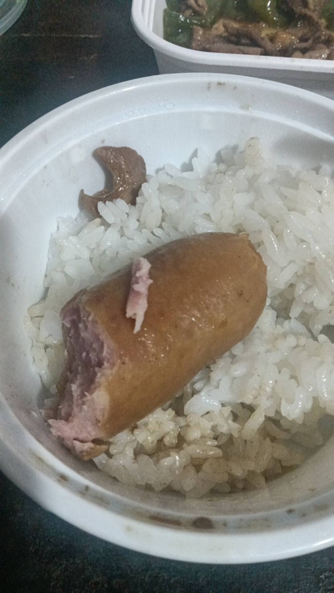 我是不是还是太善良了 只退了烤肠钱 3毛



19 / 作者:外酥里嫩 / 