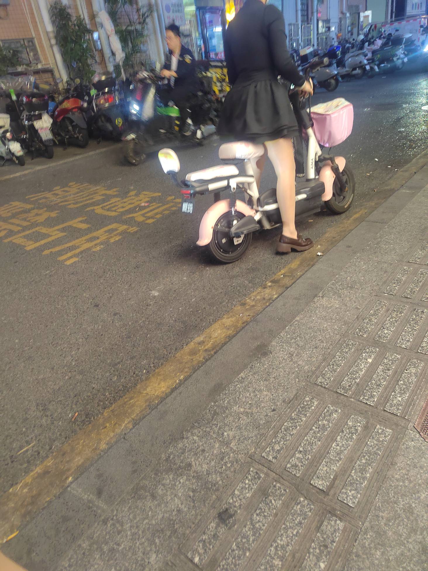 好迷茫，每天不知道该做什么，躺在房间又无聊，出门又不知道该去哪，老哥们我快要疯了48 / 作者:祁同伟 / 