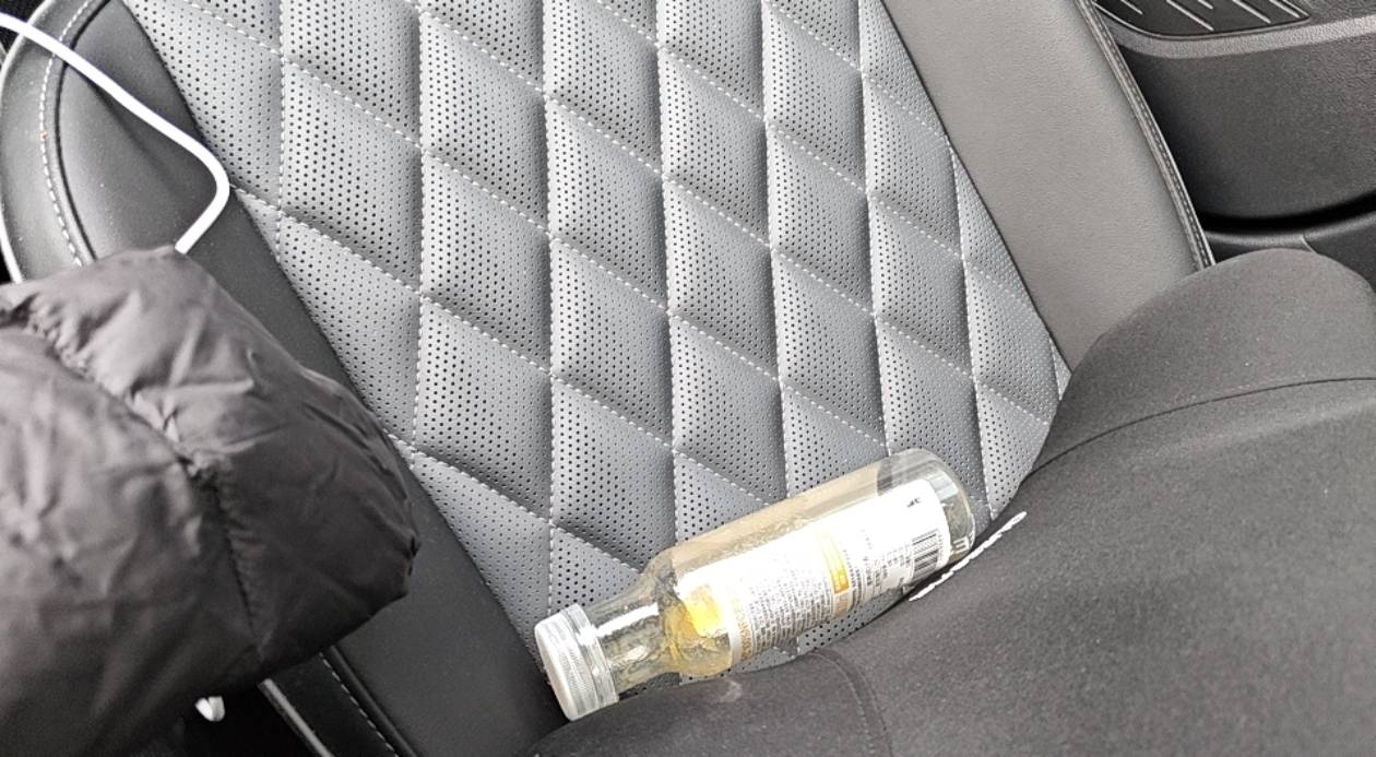 老哥们挂b了，现在只能在车上了

10 / 作者:少悲伤常明媚 / 