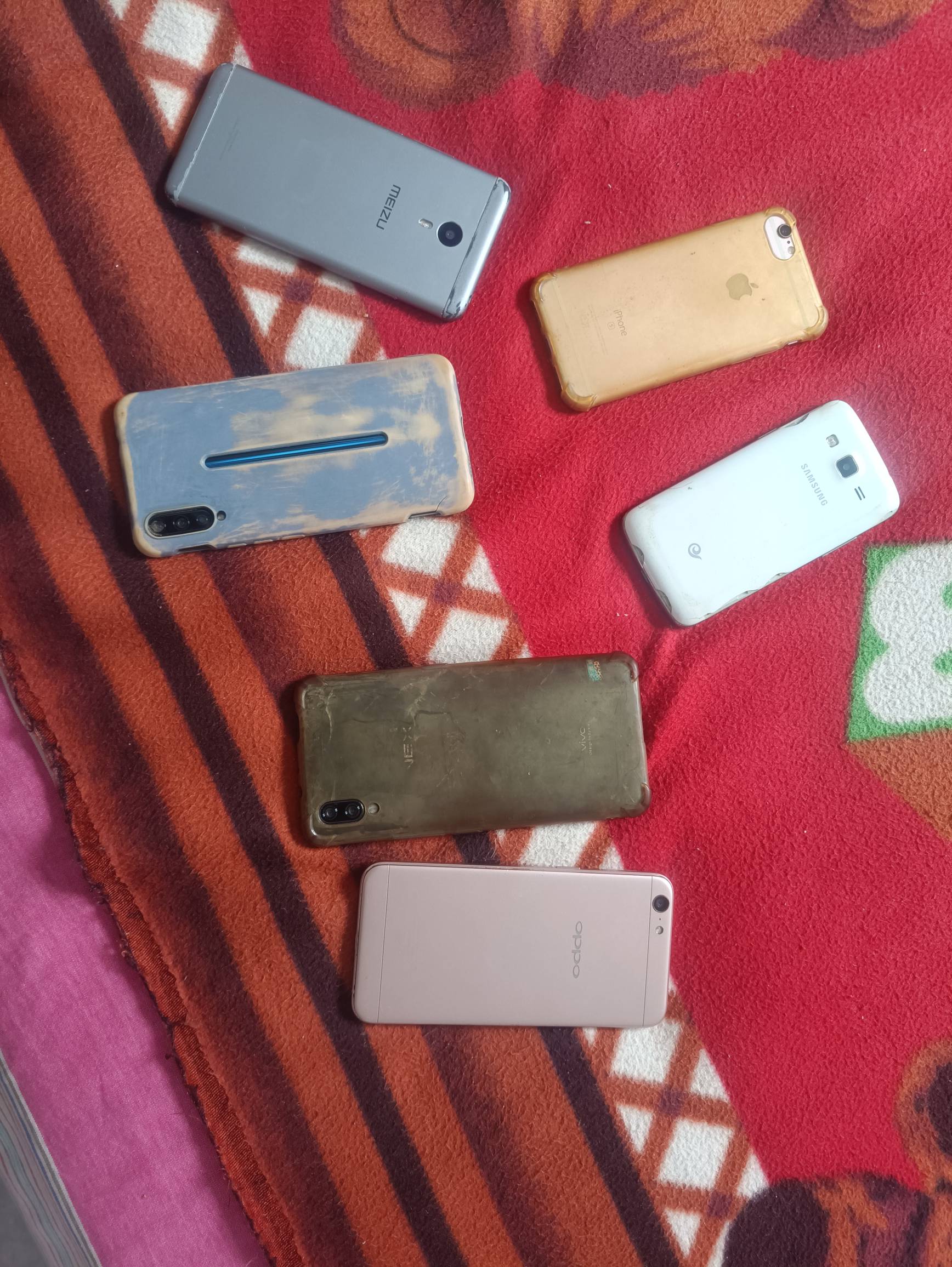 老哥们这些能卖多少，魅族，OPPO和水果可以开机


69 / 作者:Khu / 