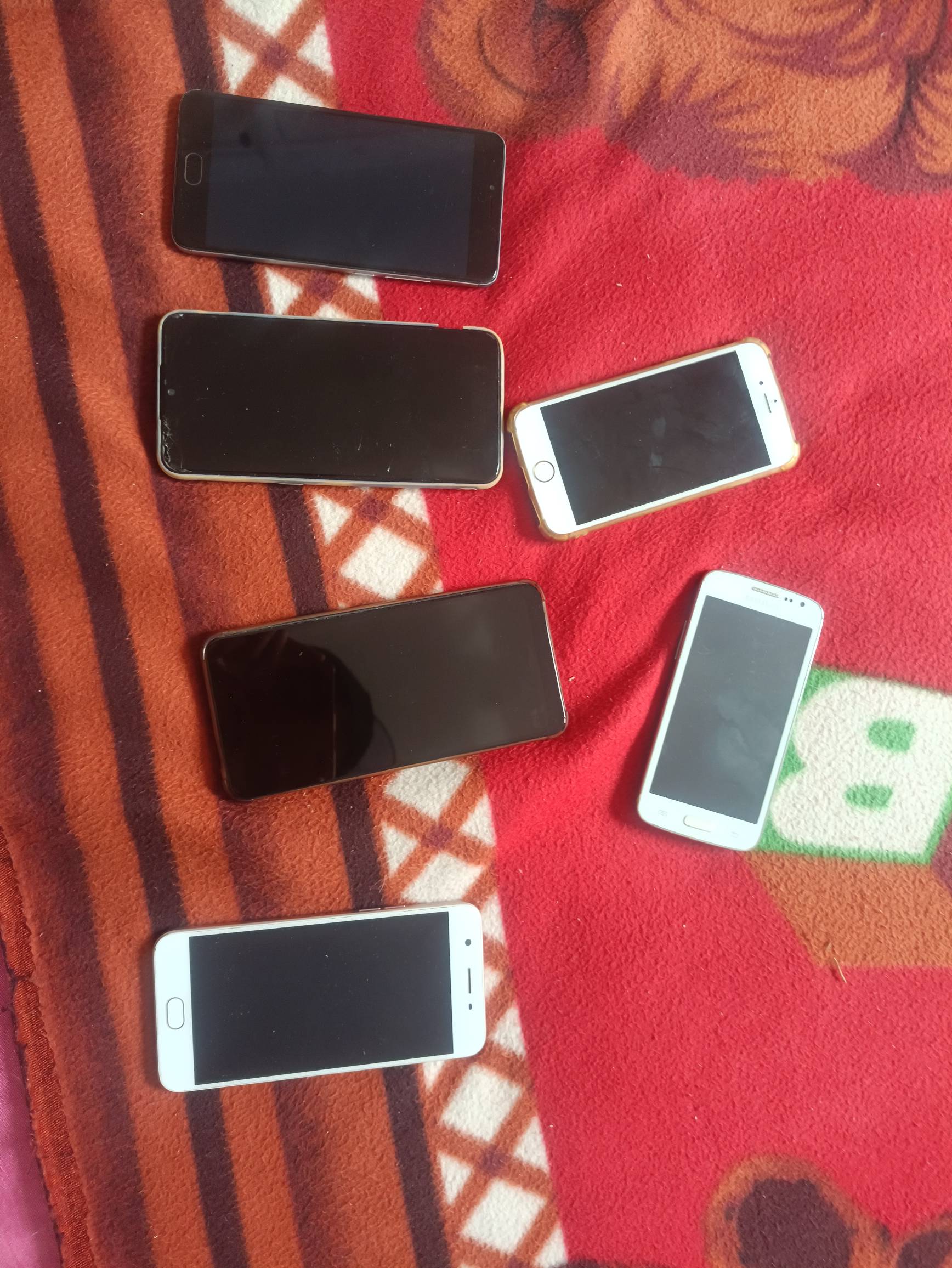 老哥们这些能卖多少，魅族，OPPO和水果可以开机


99 / 作者:Khu / 