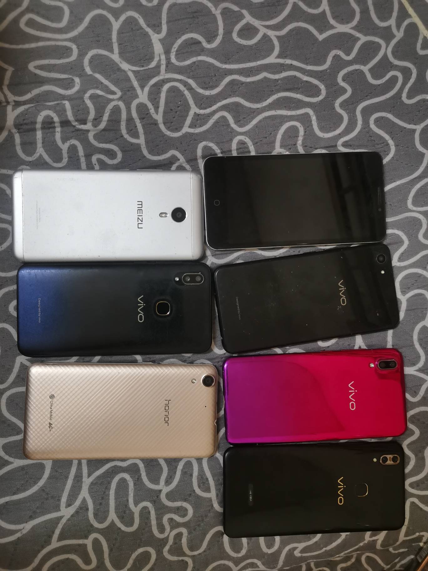 这里多少

23 / 作者:小西元 / 