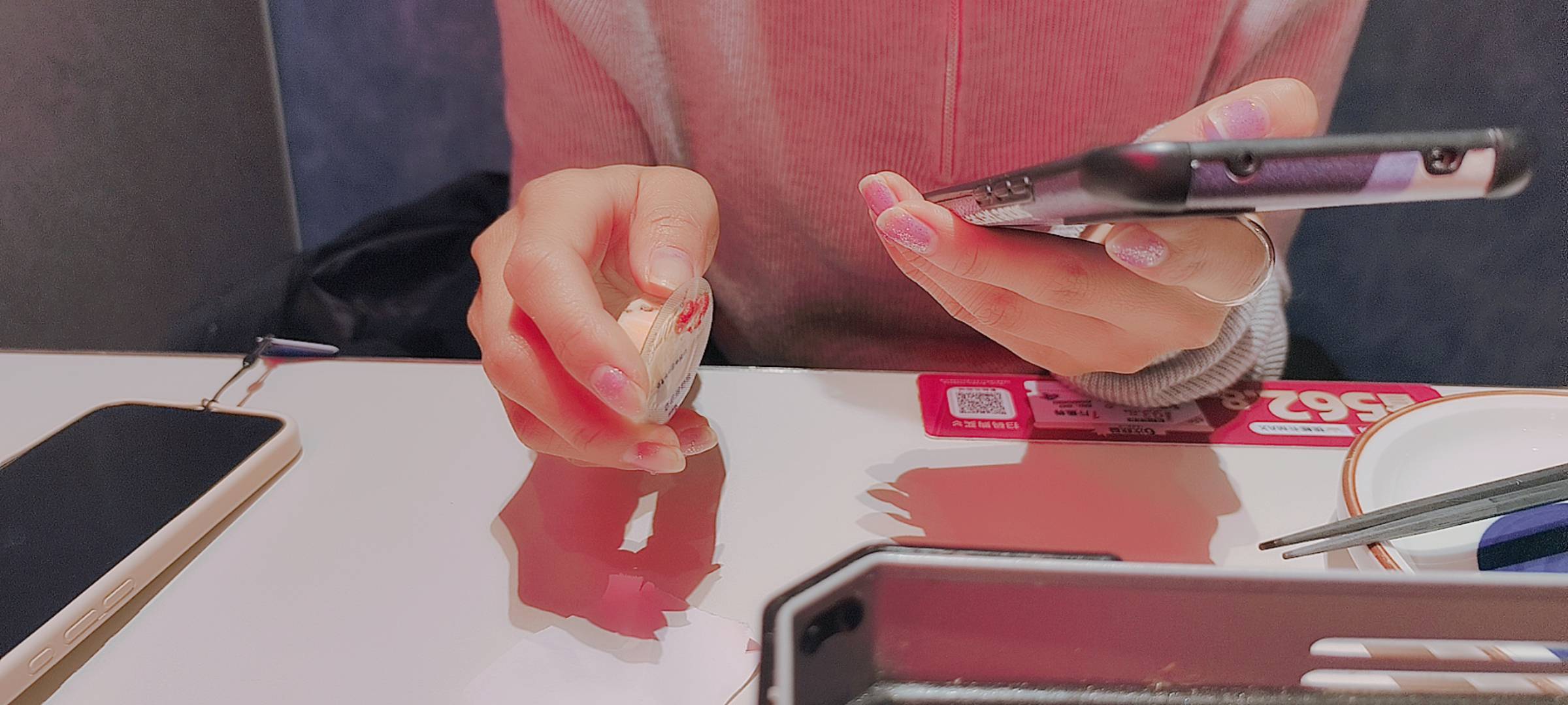 女人请我吃烤鱼，她为啥请我！我想知道！
又是给我买烟，又是烤鱼，又是买体恤和裤子90 / 作者:昨日过往 / 