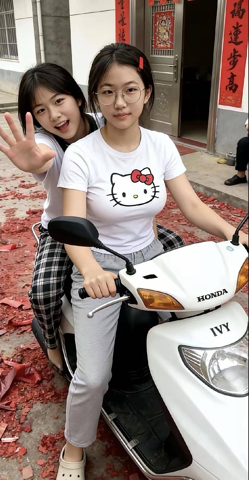 你们这些小可爱，晚上yy就算了，大白天的也yy，没事找个班上吧，反正也没毛

10 / 作者:尛•牛•氓 / 