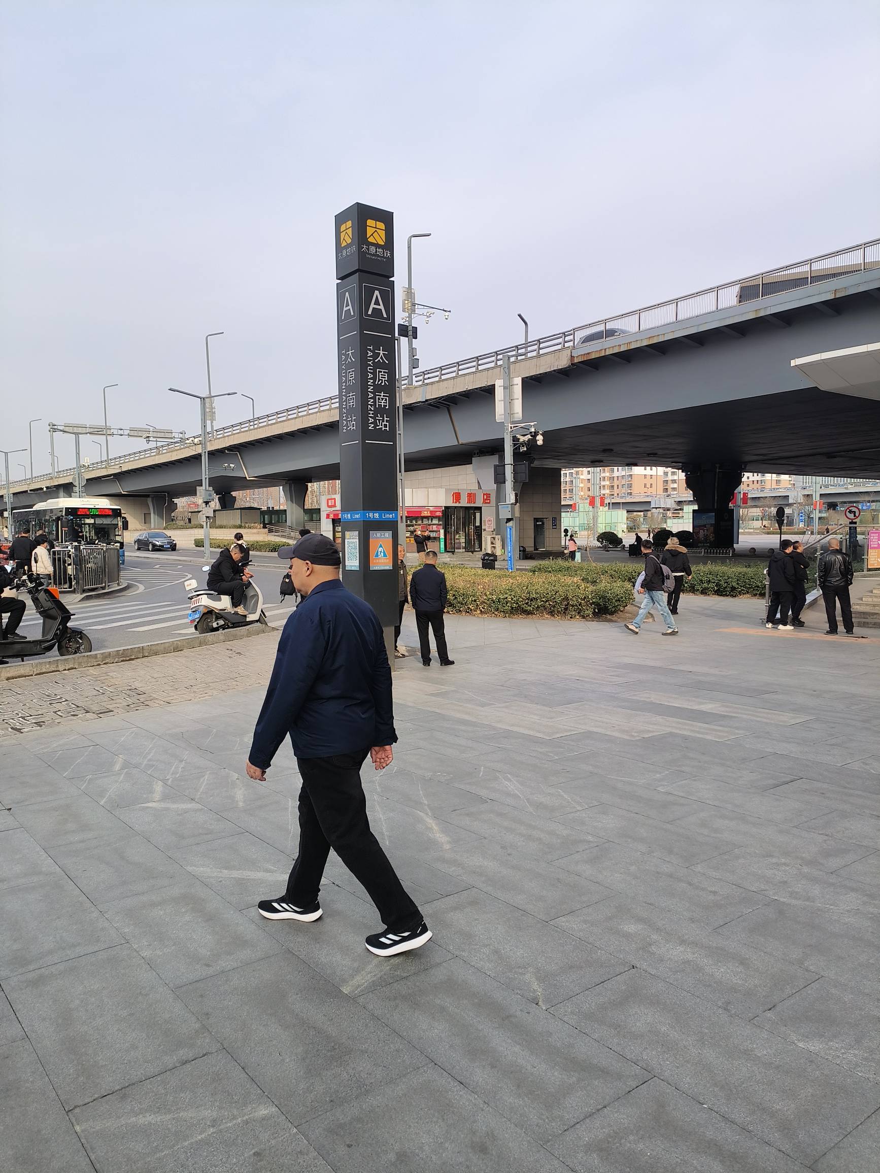 老哥们回来啦，哈哈

23 / 作者:近视眼安慰奖 / 