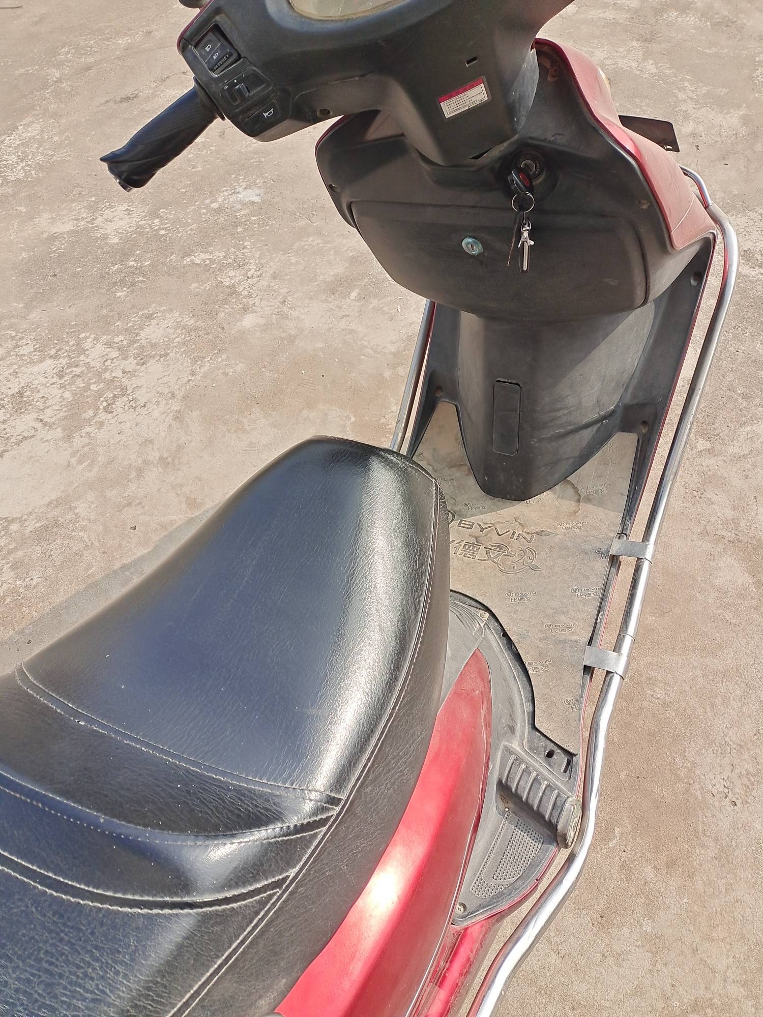 挂壁仔出门拿快递

41 / 作者:虾仁炒饭 / 