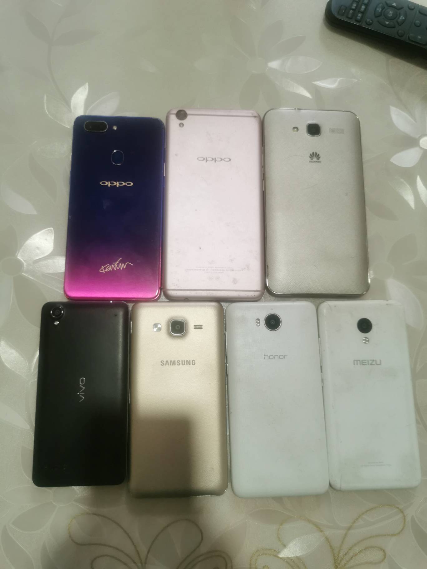 老哥们值多少钱？

44 / 作者:锅盔夹牛肉 / 