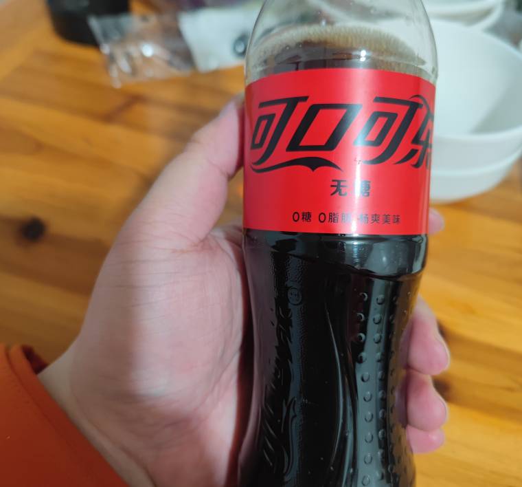 减肥的话能喝无糖可乐吗，以前一天一瓶，现在戒了几天了感觉有点上瘾了，嘴里不得劲
90 / 作者:心态放青葱9 / 