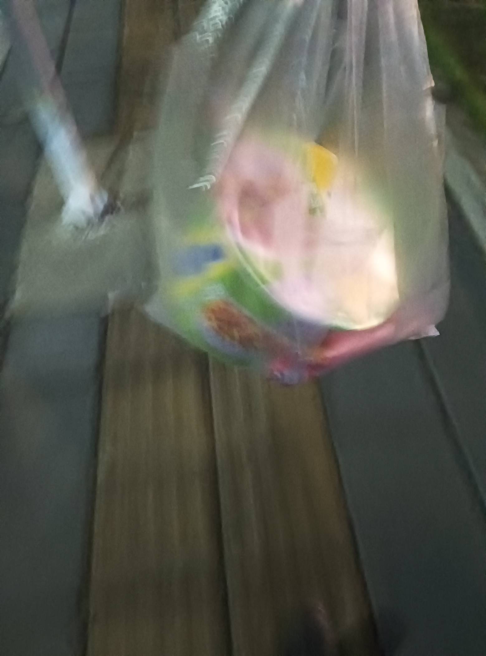 终于熬到下班了 一天的饭就这盒泡面了以后在也不玩苟了

66 / 作者:一条小麻蛇 / 