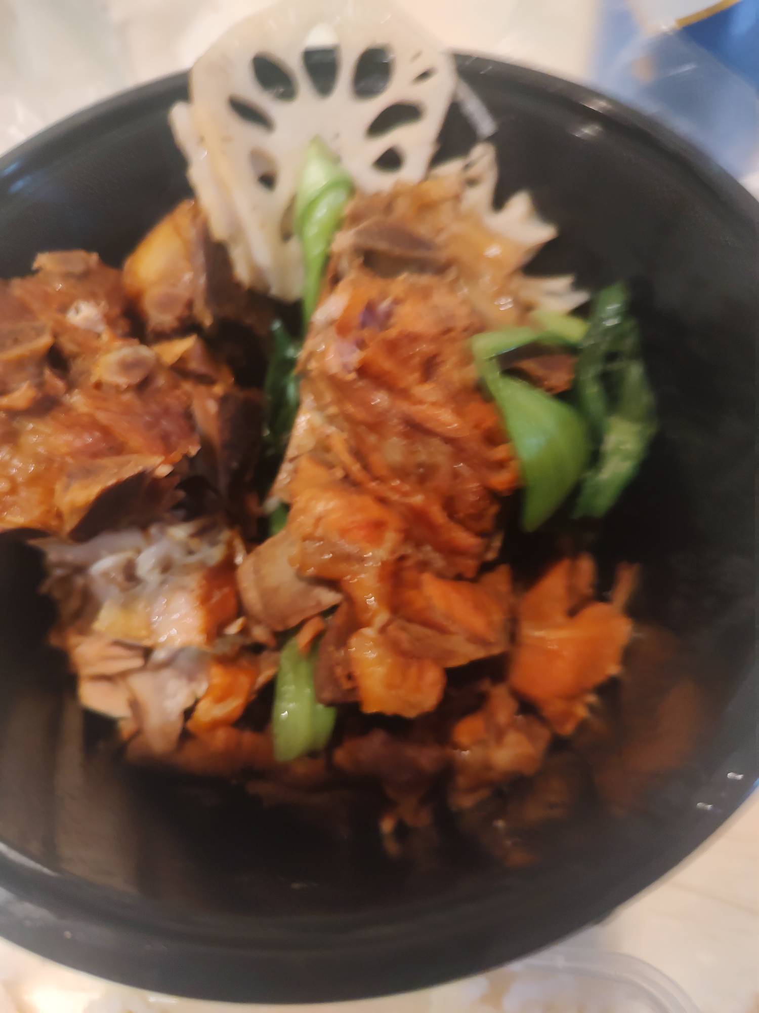 夜深人静老是忍不住去想当年哪个的她，关键都已经是很多年以前的事了，就是莫名其妙不17 / 作者:L地 / 