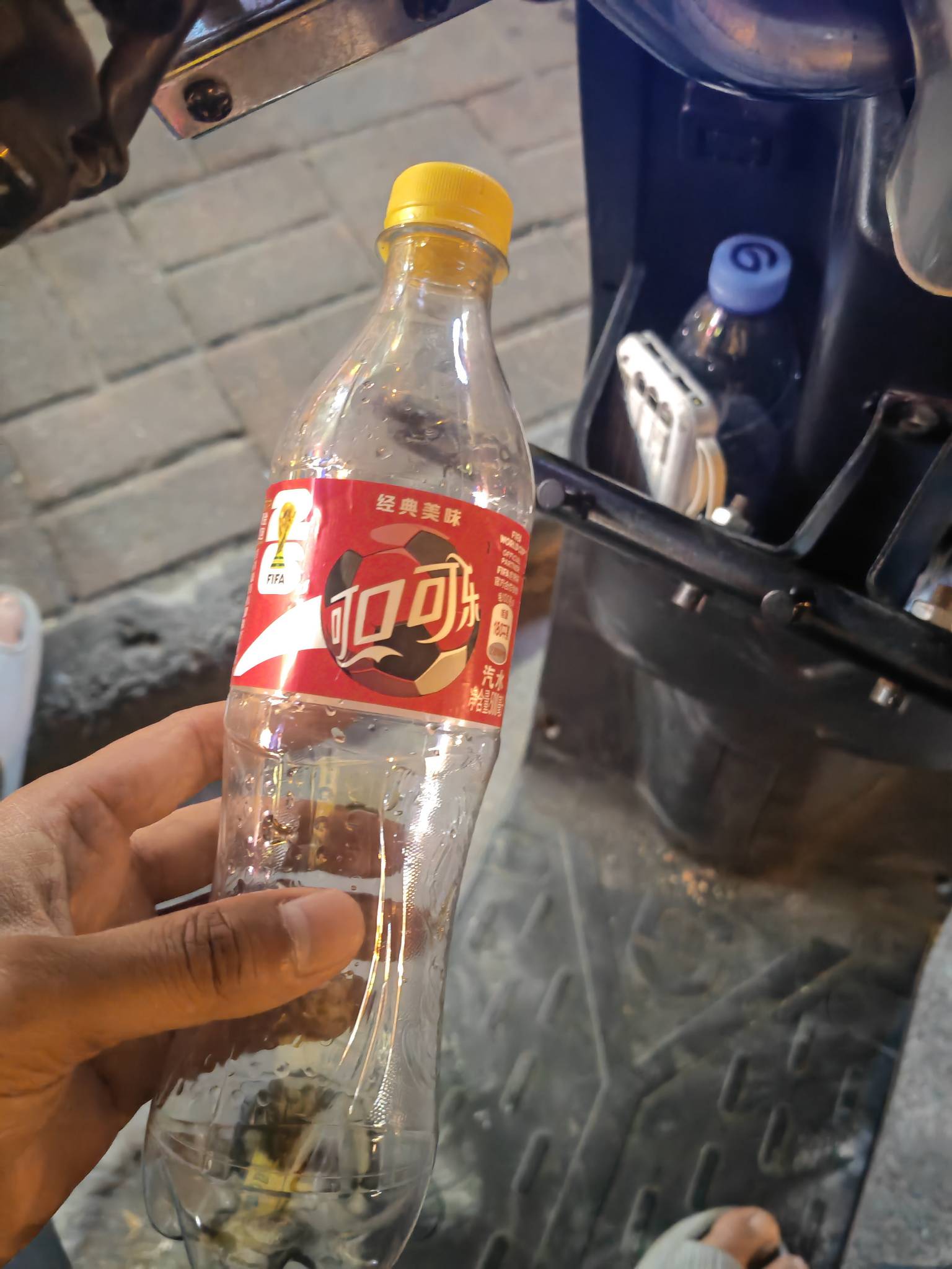 最后一瓶化骨水，穿上短袖，肚子上全是肉，

18 / 作者:外卖手术主治医师 / 