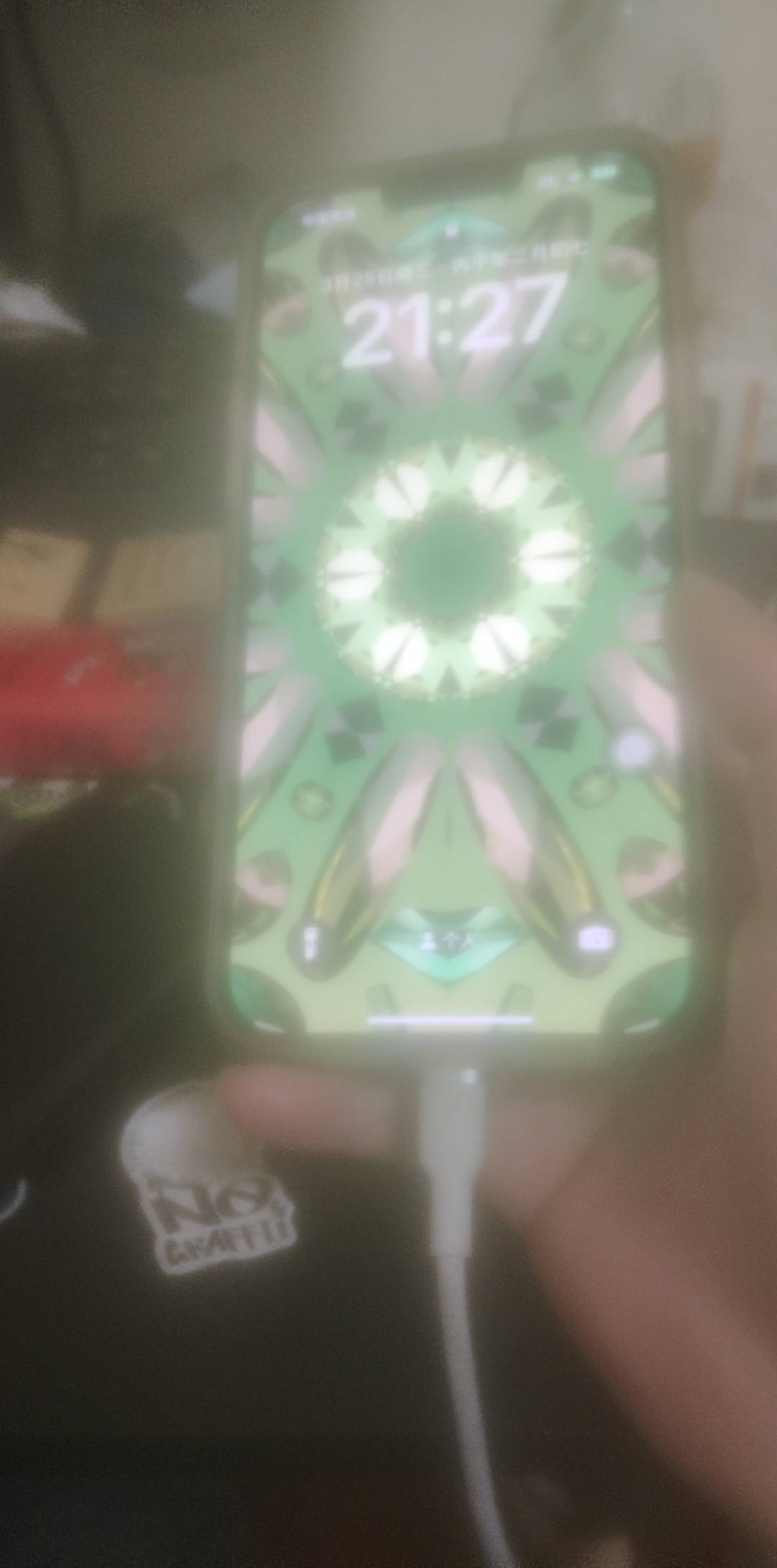 首发买了这破手机，真亏，马的，刚刚卡成黑屏了，草，这才一年多时间呀真lj，远不如iq40 / 作者:turbo小宇宙 / 