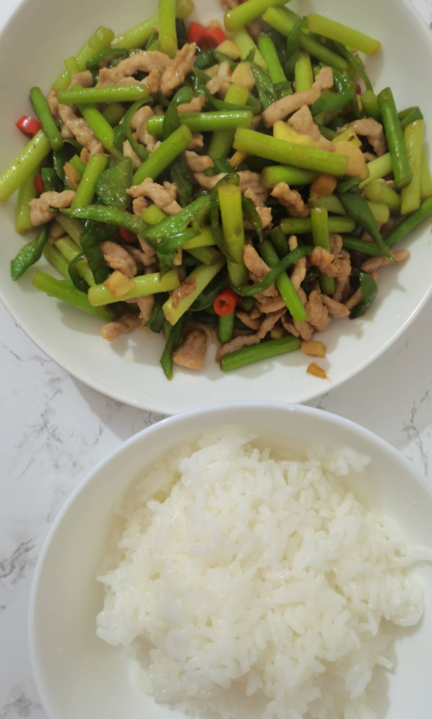 今天赏帮赚吃饱了，买了点菜肉，自己做饭吃，美滋滋

11 / 作者:水润湿滑 / 