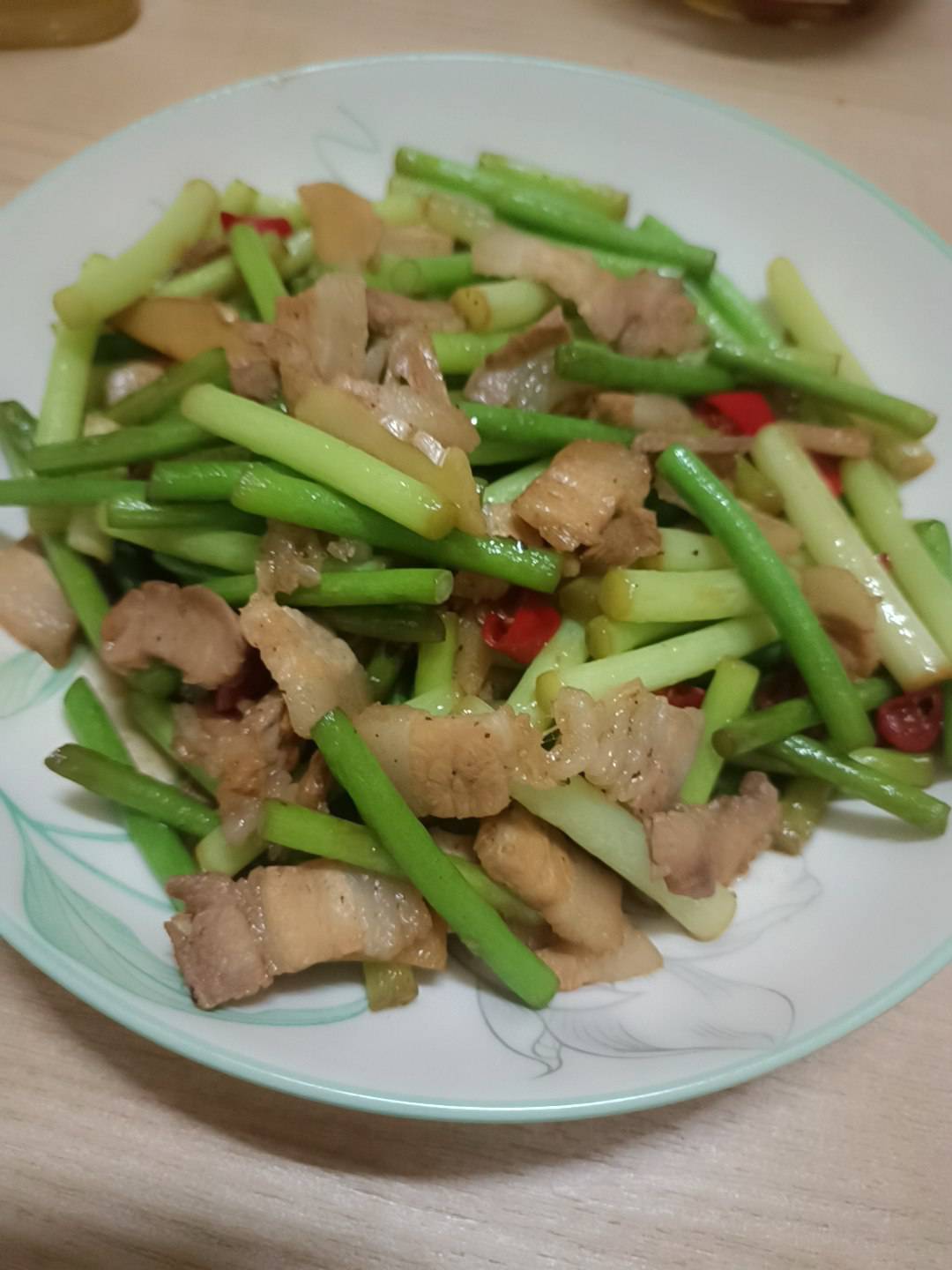 今天赏帮赚吃饱了，买了点菜肉，自己做饭吃，美滋滋

95 / 作者:我没布鞋 / 