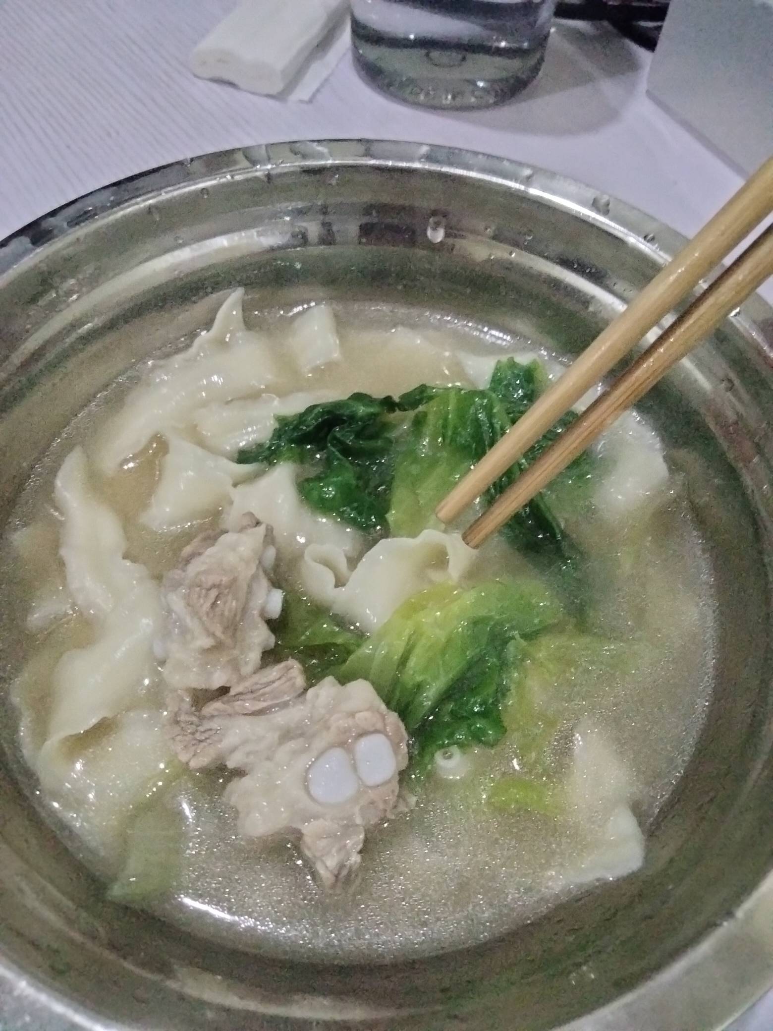 舍友是陕西人，他说喜欢吃面条，今晚搞个刀削面给他吃，辣椒他自己再加，我南方人很少46 / 作者:君子之交淡如水 / 