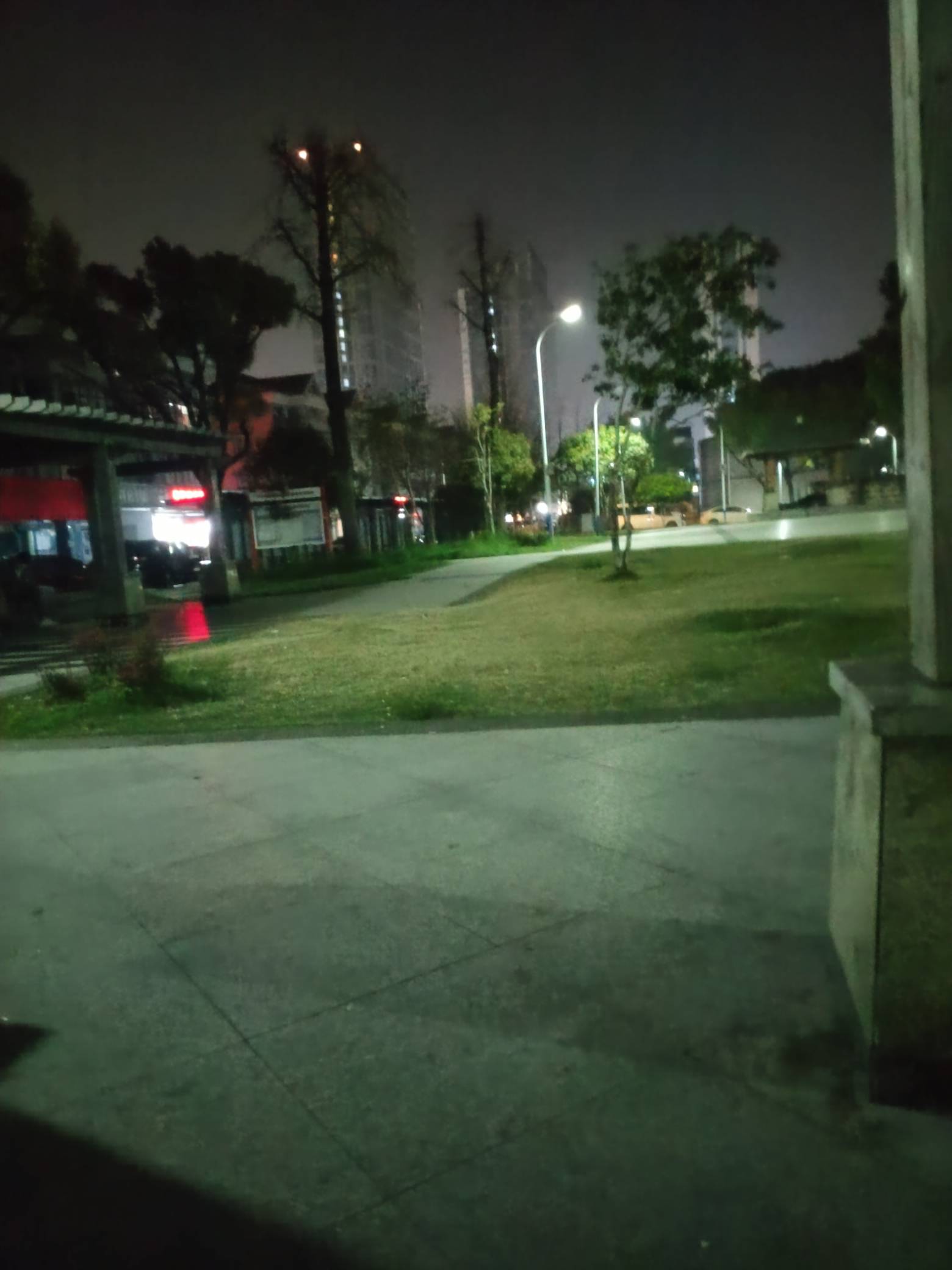 好冷，10度，刮点风冻得慌


76 / 作者:不走闲鱼就被骗 / 