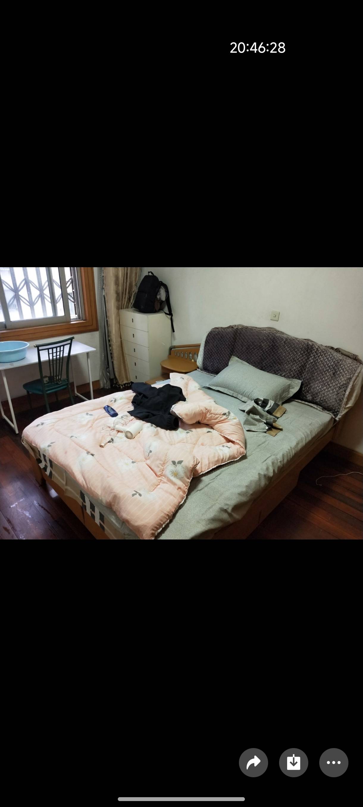 我这个合租房1200一个月，旁边小姑娘还养了条狗，那狗掉毛掉的厉害，洗衣机里都是毛，70 / 作者:恭喜发财zy / 