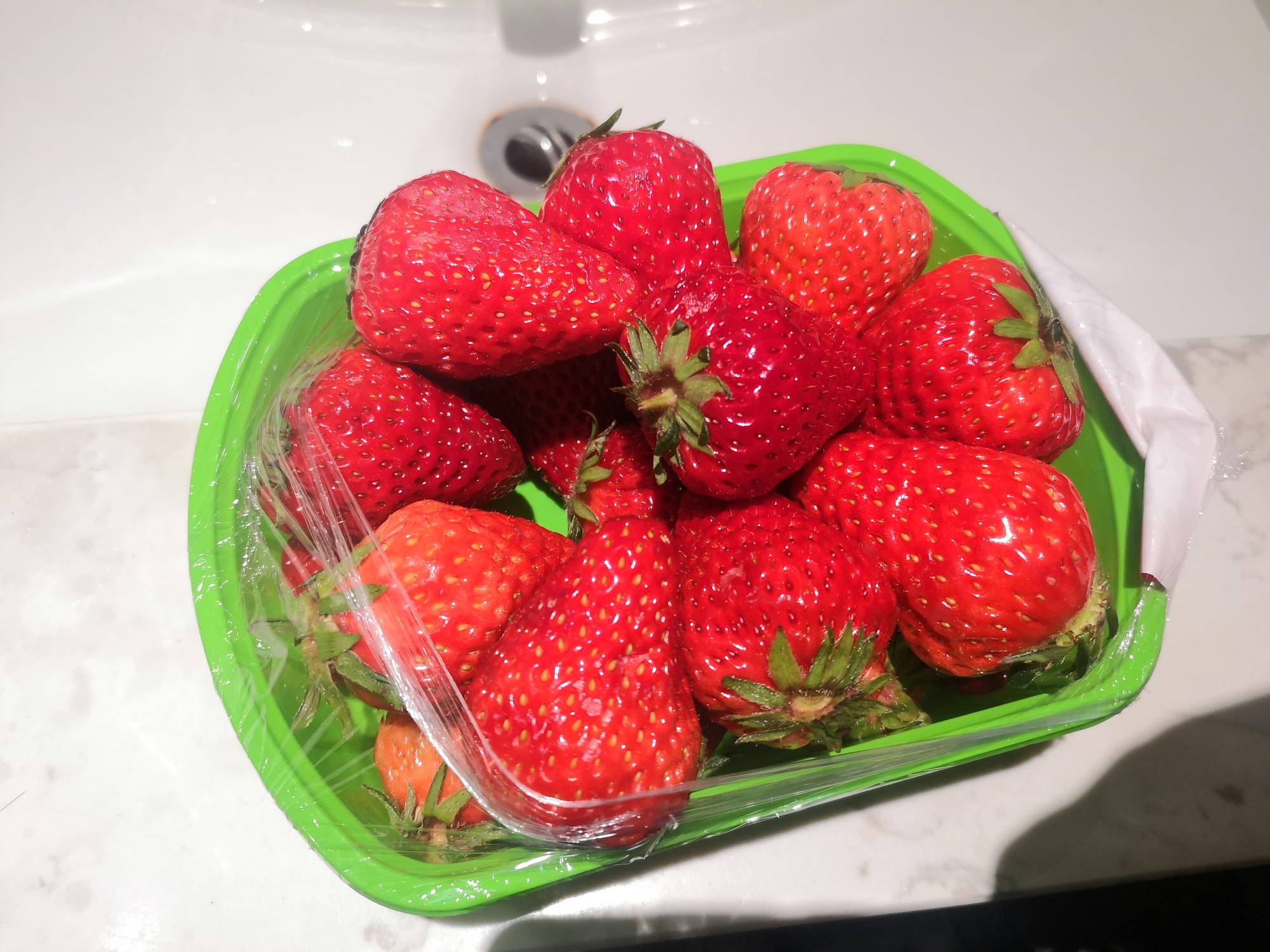 老哥们提醒我了，
我钱太乱花了，
我不吃了，老哥们吃。

96 / 作者:风的季节157 / 