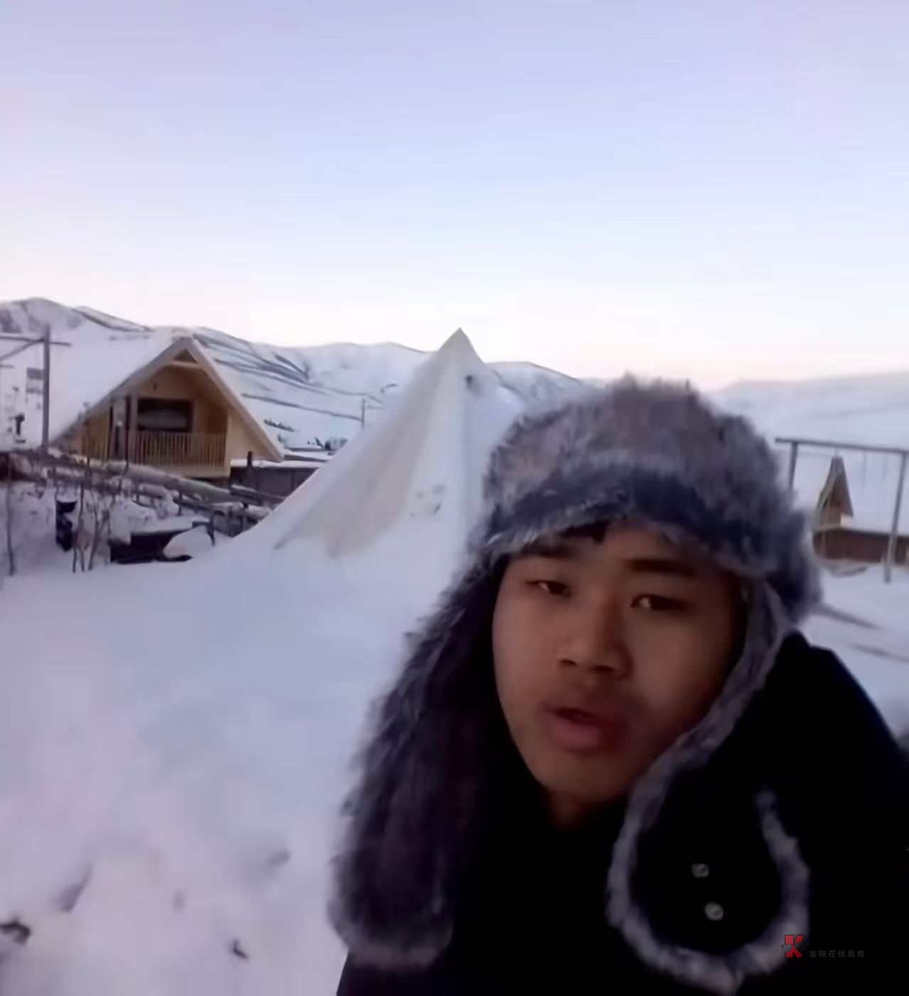 晚上21时44分,我在出租屋又一次盯着天花板上那道裂缝。手机屏幕还亮着,那空白的余额57 / 作者:昼夜寻觅 / 晚上21时44分,我在出租屋又一次盯着天花板上那道裂缝。手机屏幕还亮着,那空白的余额57 / 作者:昼夜寻觅 /