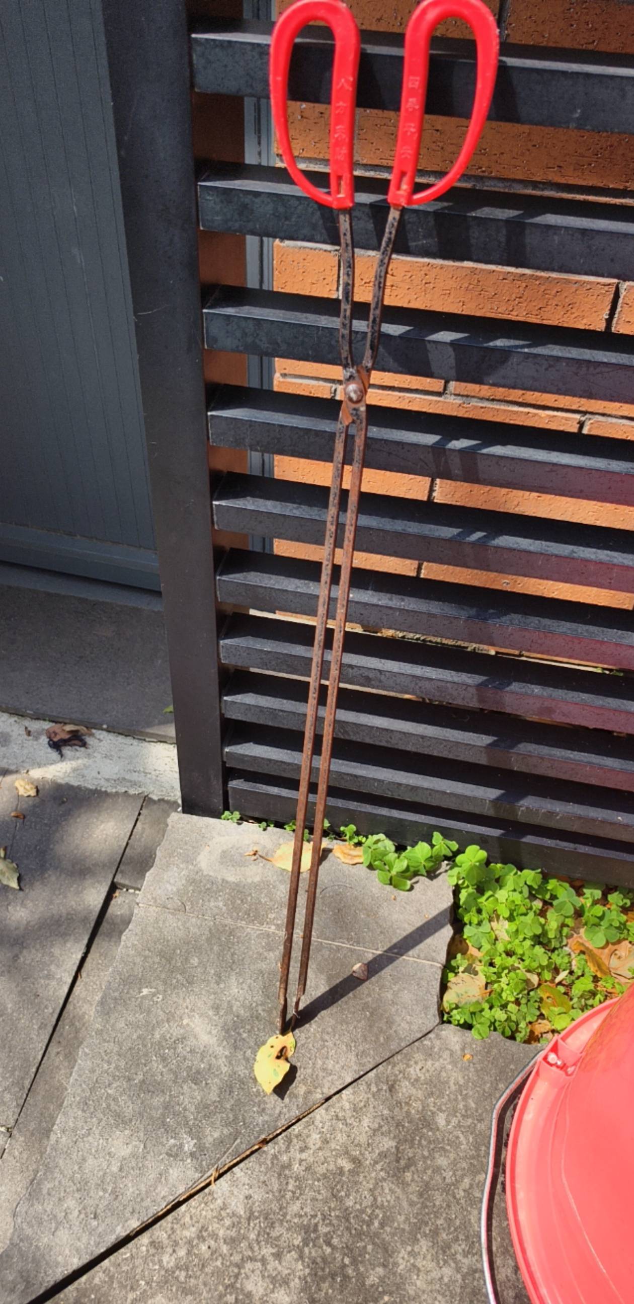 各位只适合看，景区厕所的桶，和钳子！欣赏一下吧！毛子们



30 / 作者:昨日过往 / 