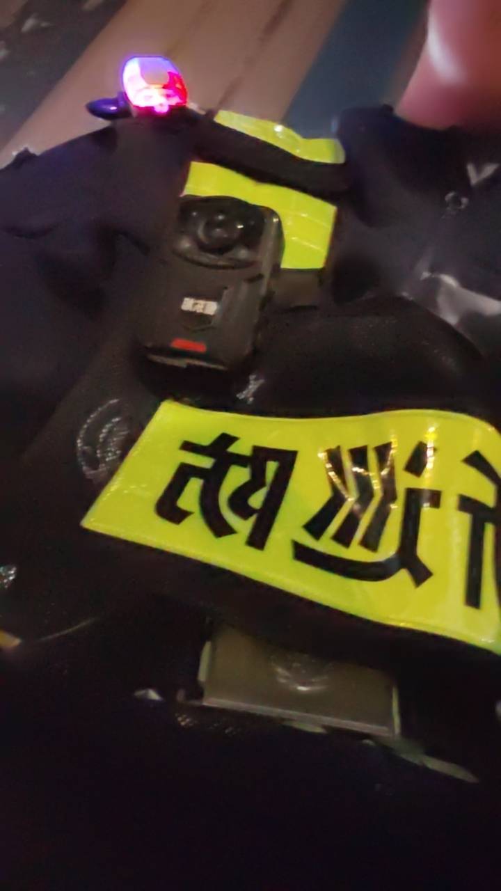 干的真没劲 一天145 干两天休息两天 一个月两千多  再考虑要不要进厂了

24 / 作者:红嫁衣 / 