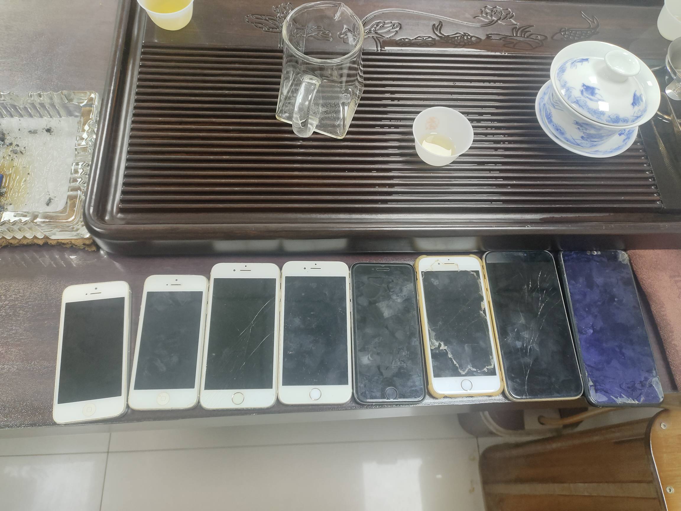 除了一台华为，其他都是苹果，值多少老姐哥们

36 / 作者:要辩难辩 / 