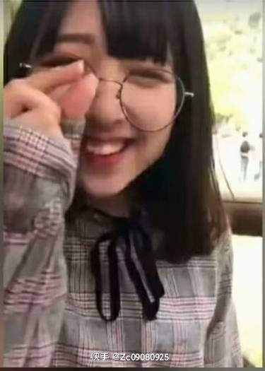 刚送完外卖回来，吃泡面都敢加两个火腿了，挂壁卡农仔敢吗，饿死。

47 / 作者:我要劈个叉 / 