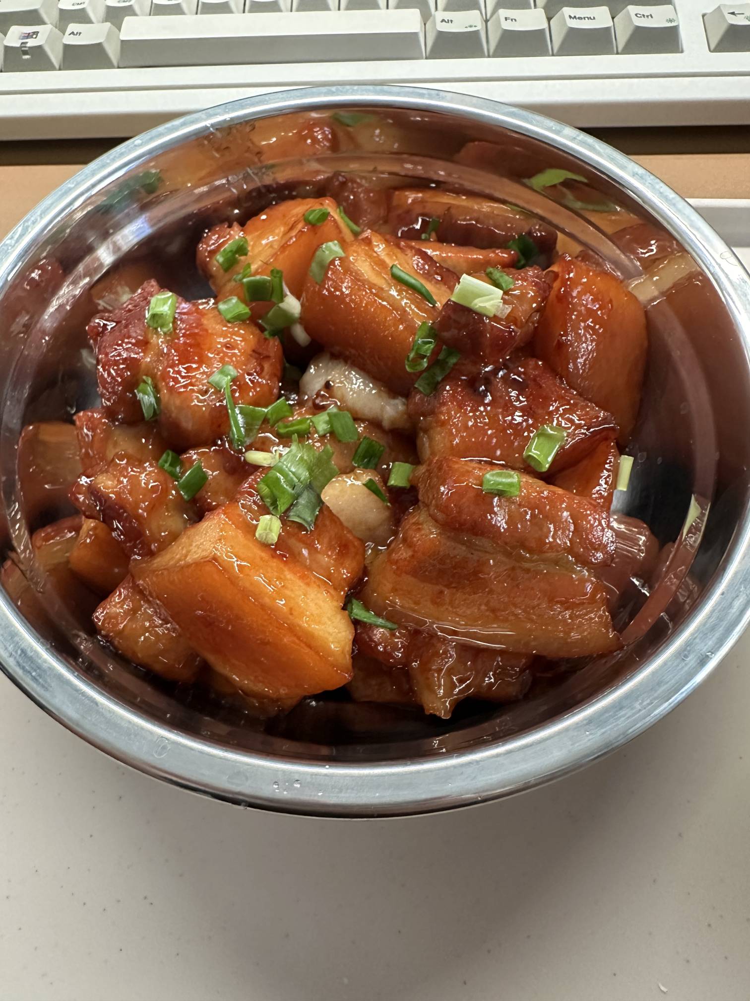 10元红烧肉

95 / 作者:每一段路丶 / 