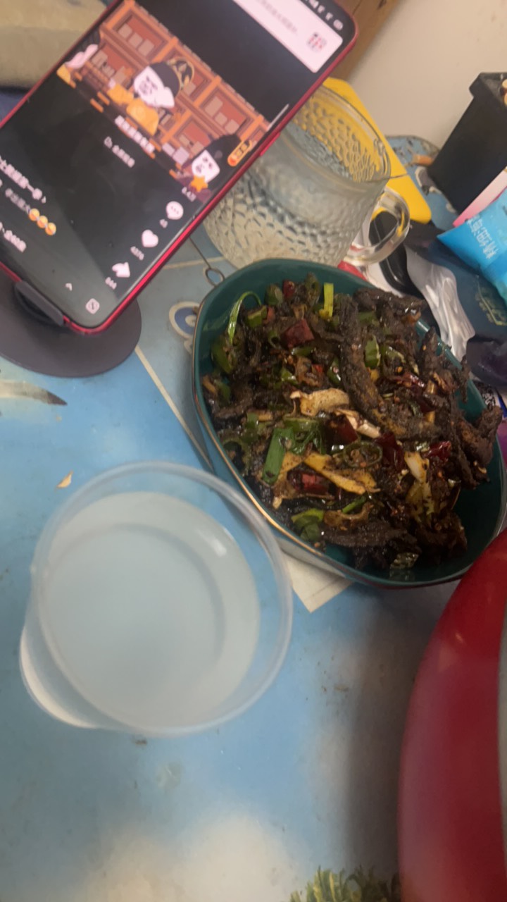 明天过年了。了，吃点好的。。最后点存货喝完算了。



59 / 作者:手工店刷朋友圈的虾片 / 