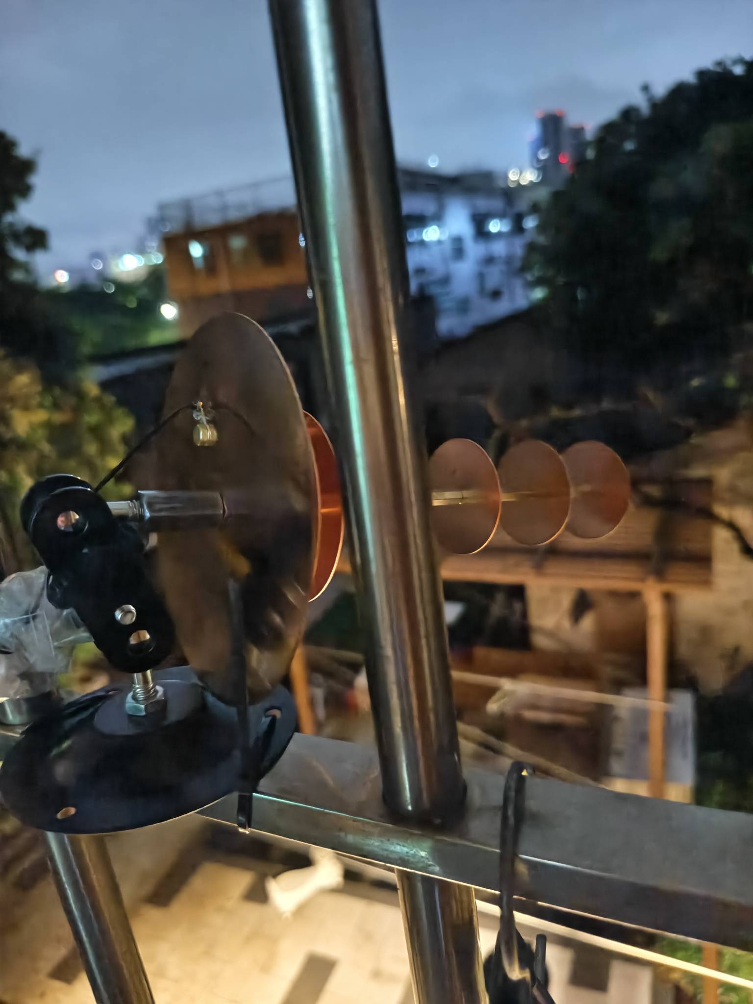 蹭了隔壁楼几年的网，突然关闭了好几天都没开，看网上说这个wifi炮信号牛，买回来确实100 / 作者:功德圆满 / 