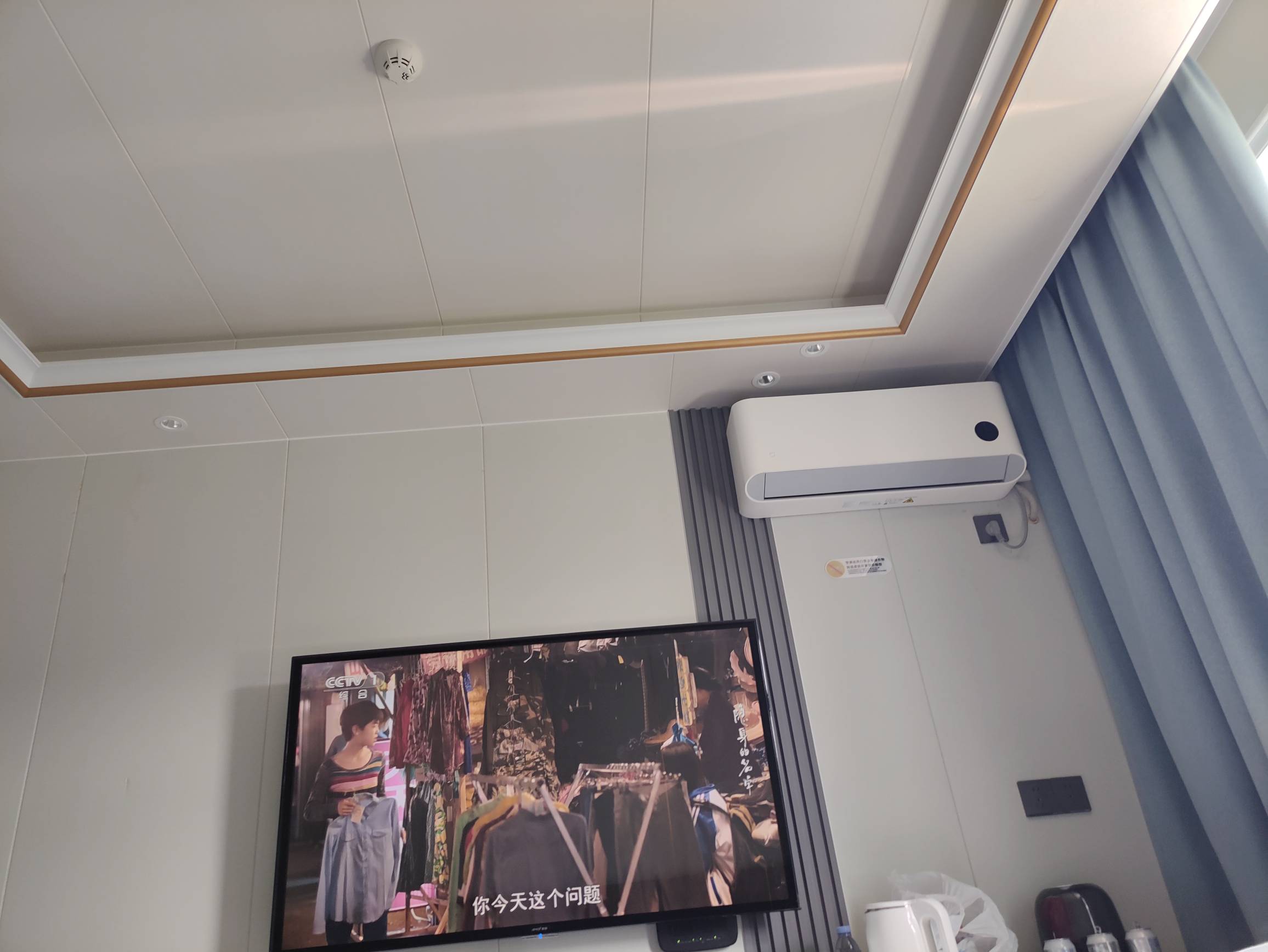 老哥们，不在挂比酒店躺着了，出来游山玩水了




19 / 作者:红菜苔 / 