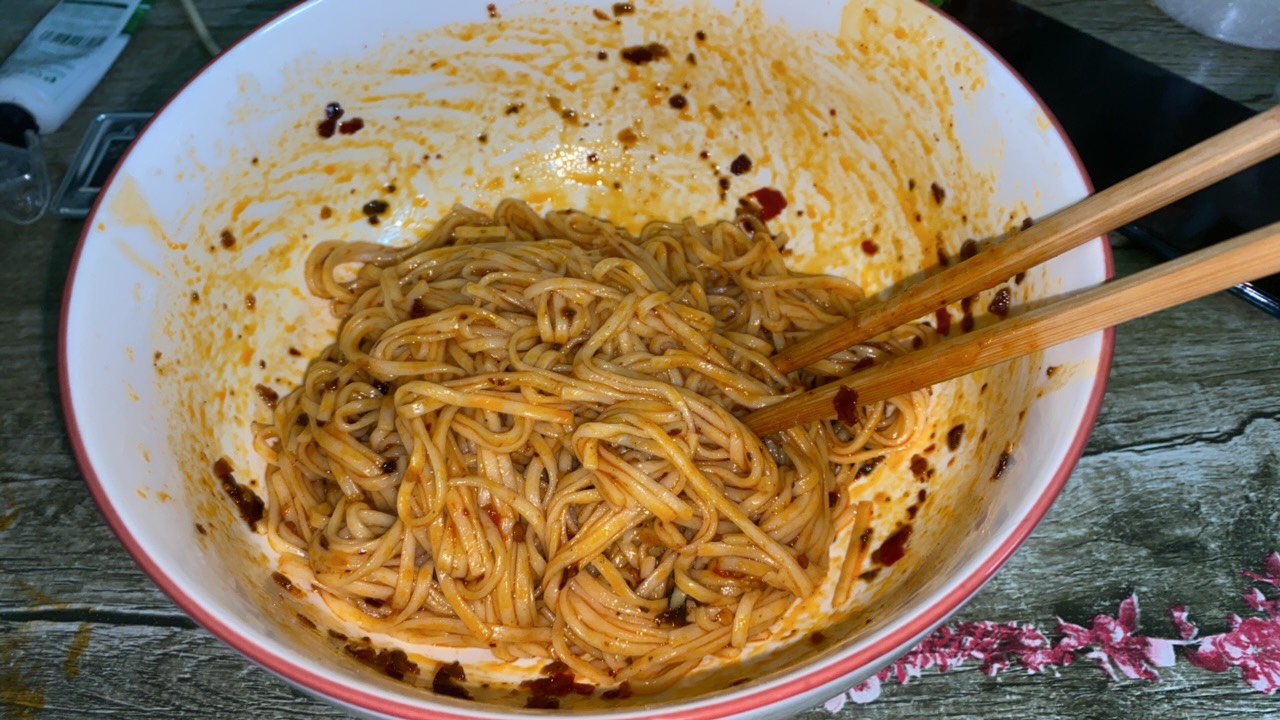 淘宝买那个重庆小面调料下面 安逸得板，川渝老哥可以试一试 

90 / 作者:神的指引 / 