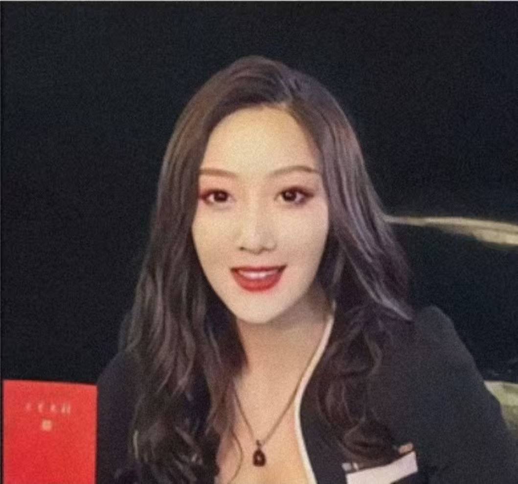 碰瓷一下小美老哥们

21 / 作者:附近司机 / 