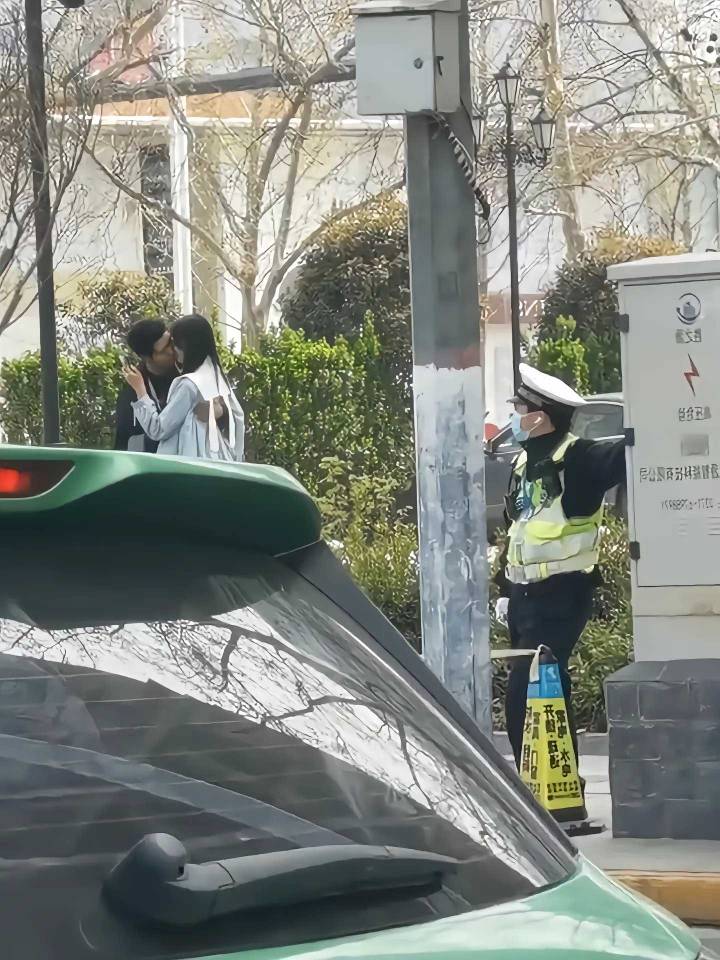 大年初二就羊毛末日了

49 / 作者:YY仔都没母 / 