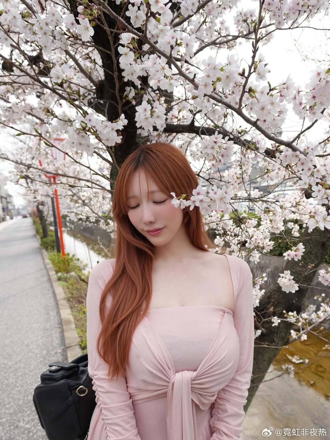 东莞的老哥发现没有今年好多15  6岁那小孩拉着行李箱出来找工作了

73 / 作者:云边有个挂壁仔 / 