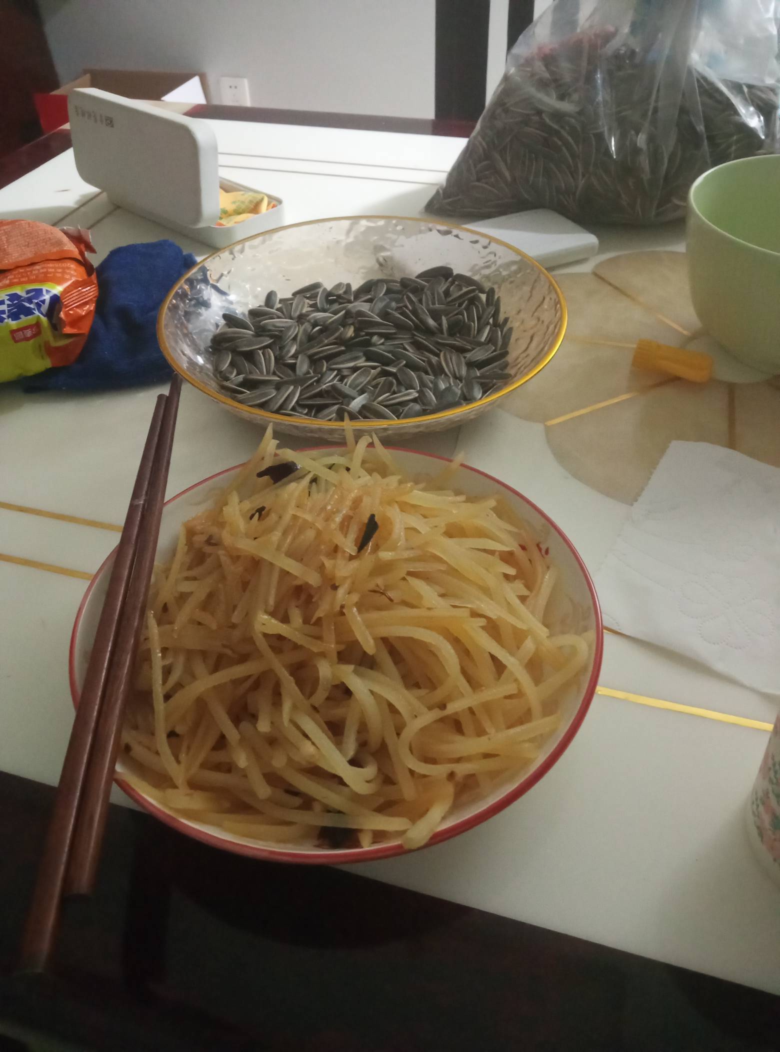 30岁以上的老哥真的不打算结婚了吗？？刚做好饭，陪老哥们喝一个

74 / 作者:取个啥啊 / 