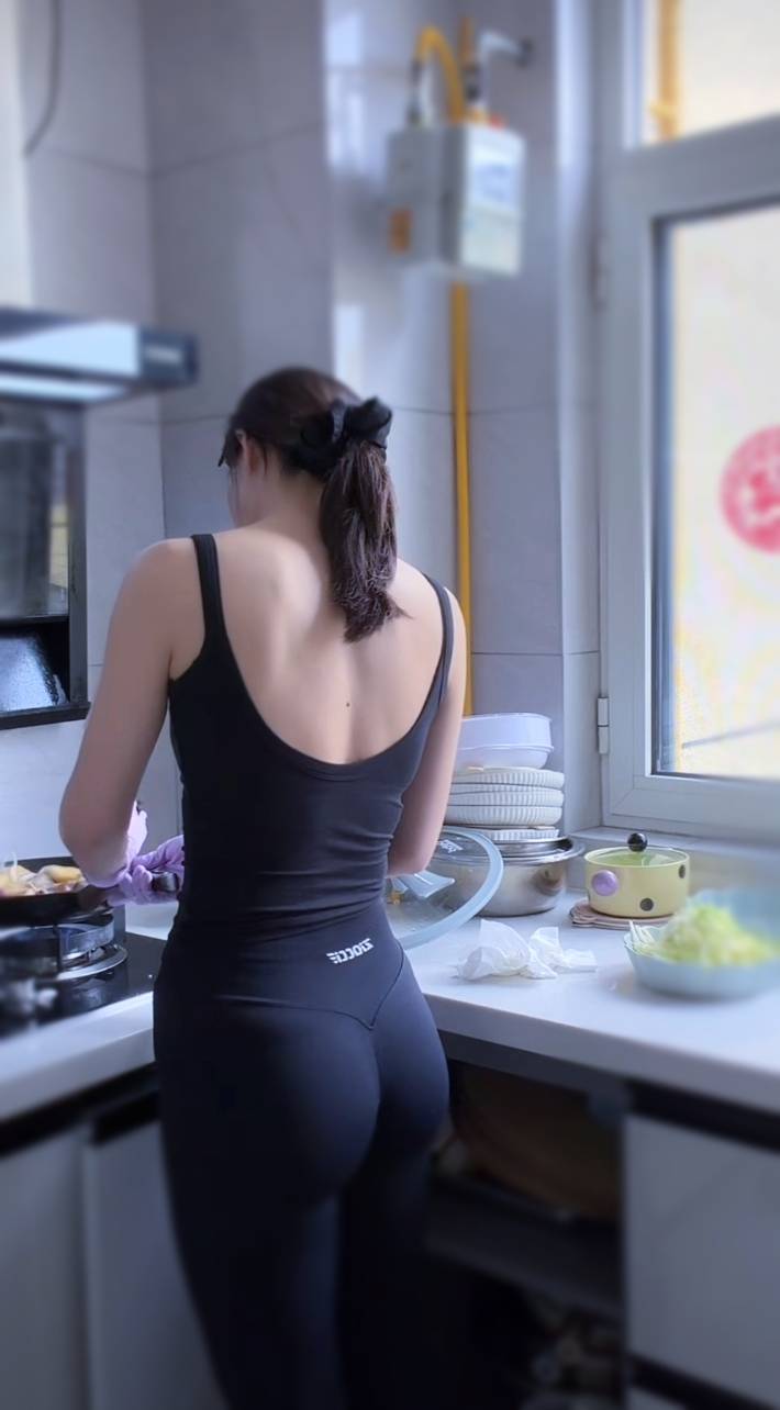 起床了老哥们，我让我老婆给你们做早餐。

68 / 作者:李霸霸哦 / 