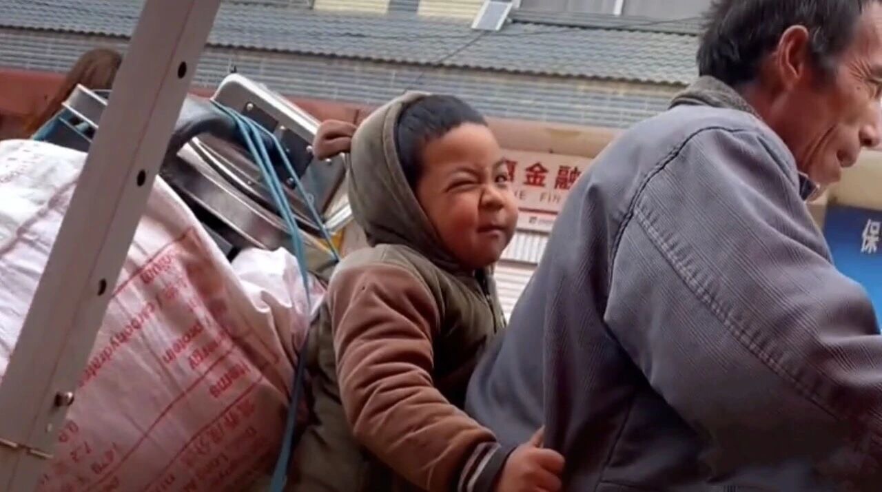 眉毛
                             
                                


毛毛：
73 / 作者:风吹雨中雨 / 